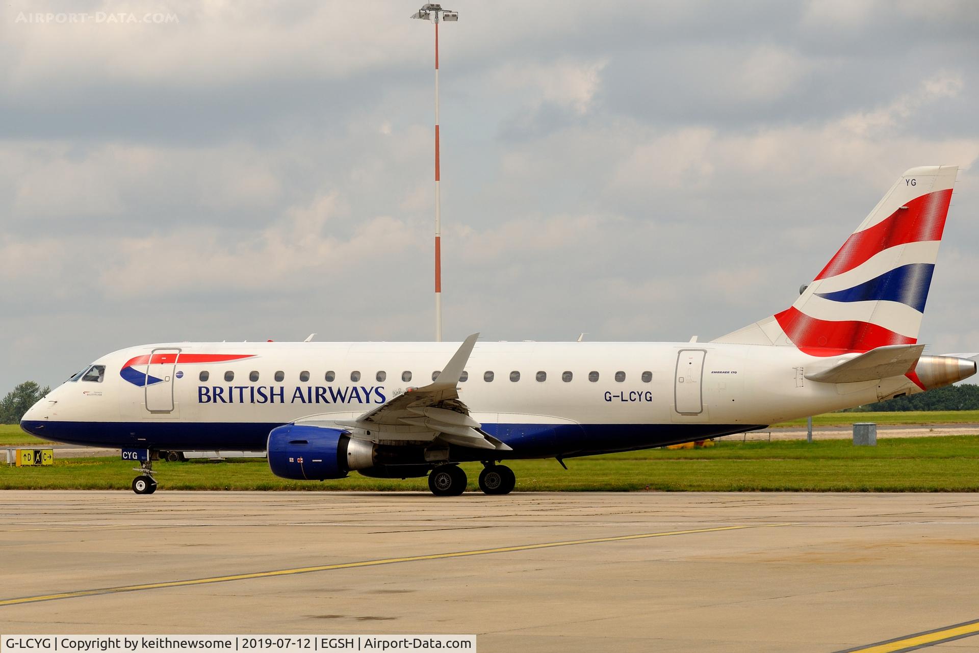 G-LCYG, 2009 Embraer 170STD (ERJ-170-100STD) C/N 17000300, Crew training mission.