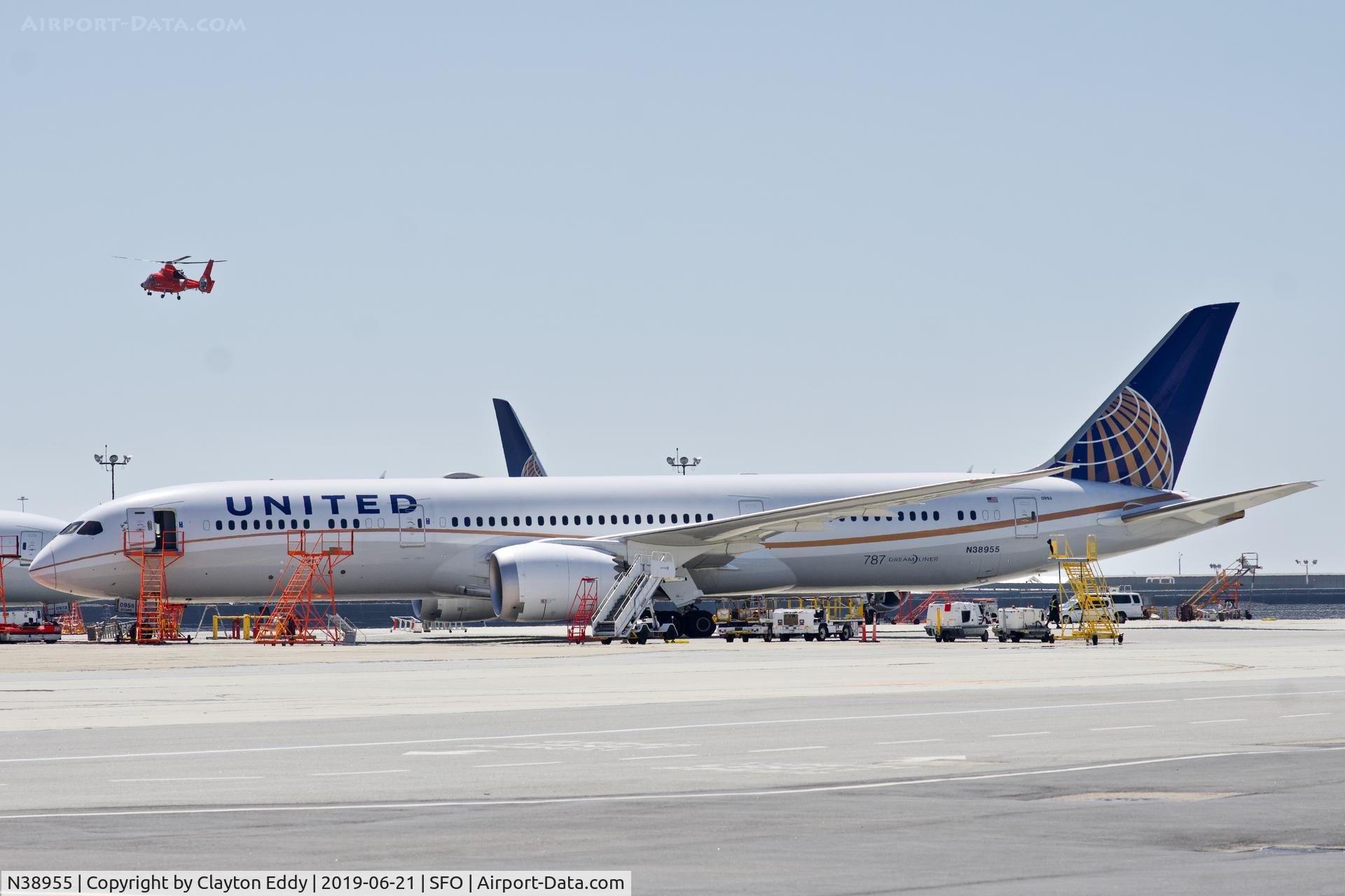 N38955, 2015 Boeing 787-9 Dreamliner C/N 37814, SFO 2019.
