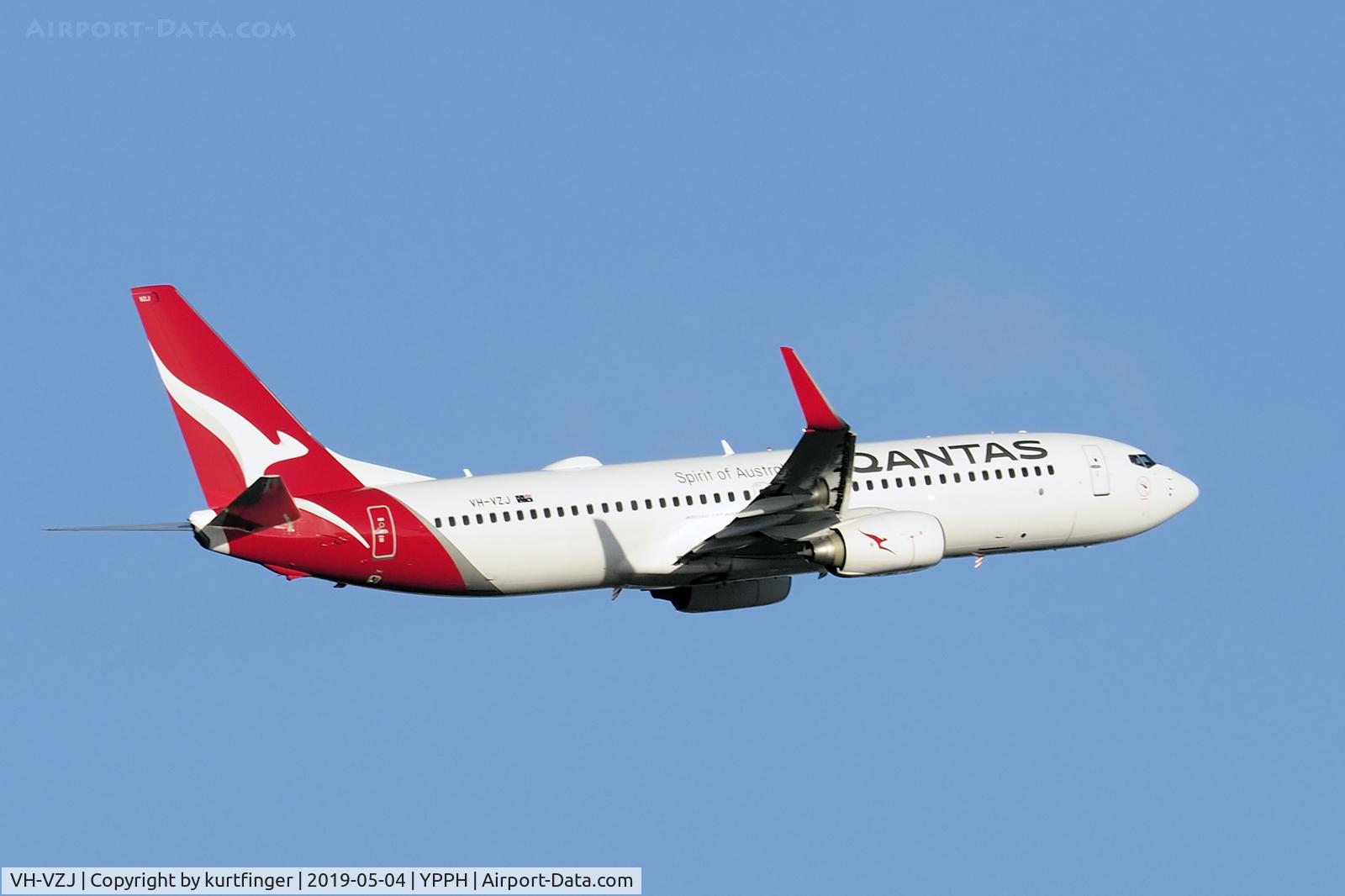 VH-VZJ, 2011 Boeing 737-838 C/N 34185, Boeing 737-838. Qantas VH-VZJ departed runway 21 YPPH 04/05/19.