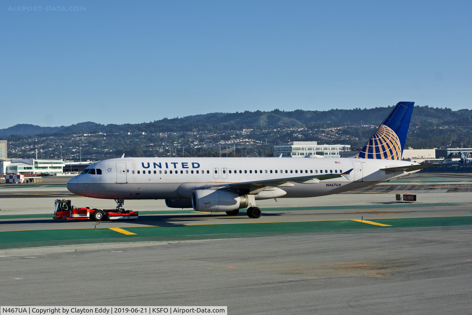 N467UA, 2000 Airbus A320-232 C/N 1359, SFO 2019.