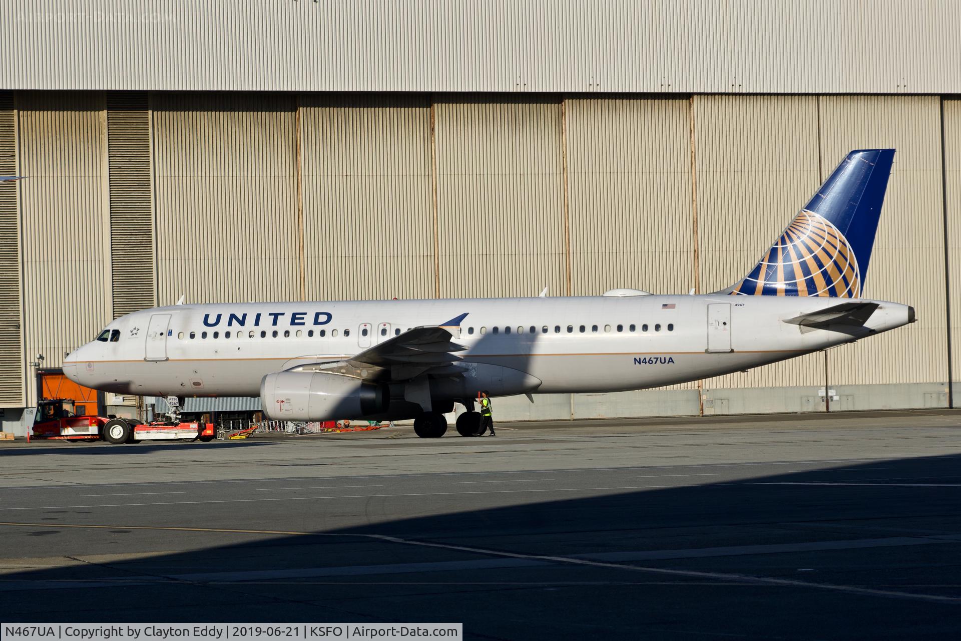 N467UA, 2000 Airbus A320-232 C/N 1359, SFO 2019.