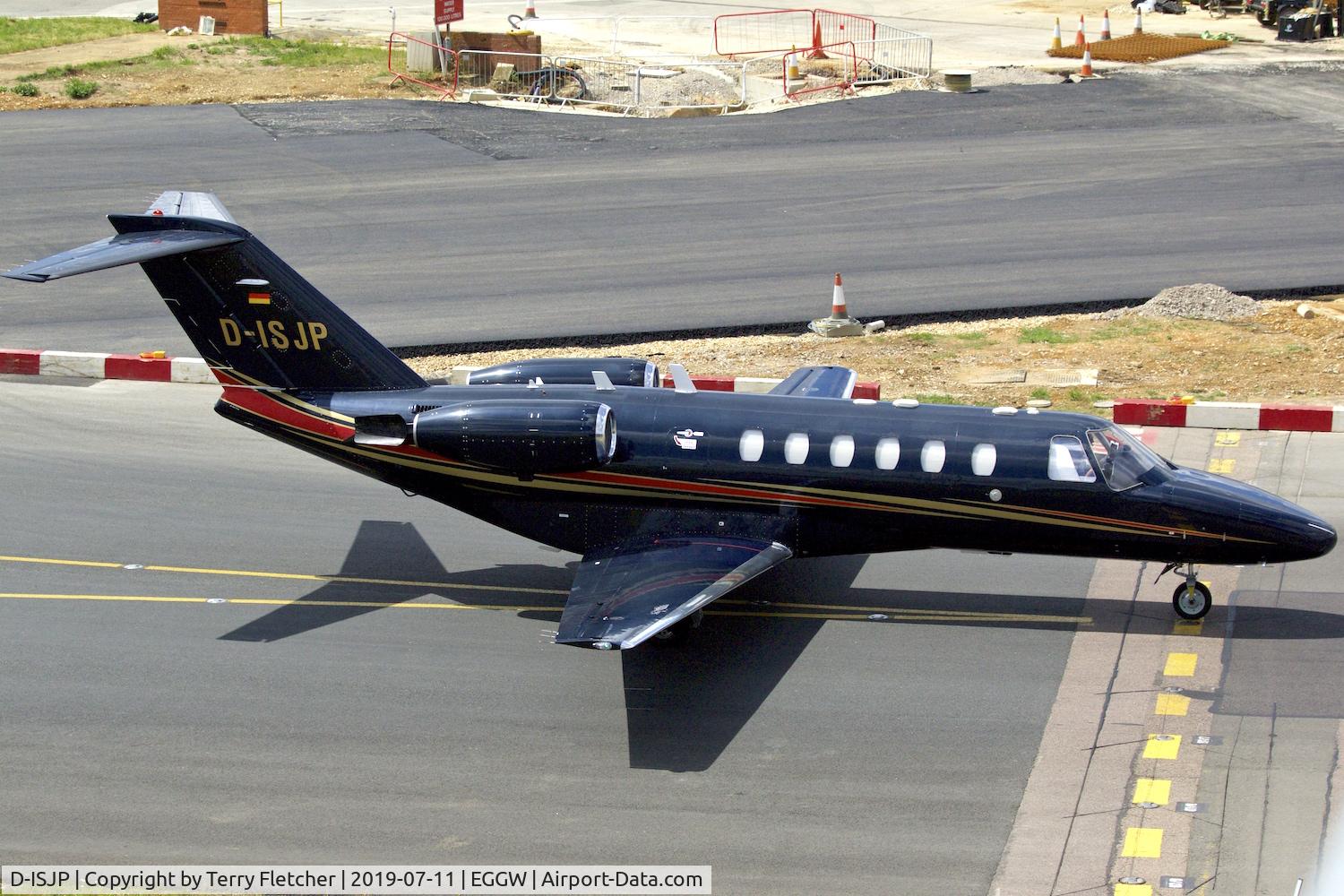 D-ISJP, 2001 Cessna 525A Citationjet CJ2 C/N 525A-0030, At Luton