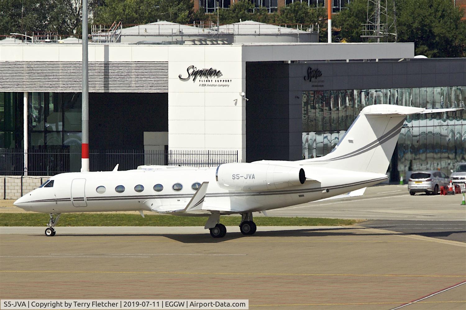 S5-JVA, Gulfstream Aerospace GIV-X (G450) C/N 4265, At Luton