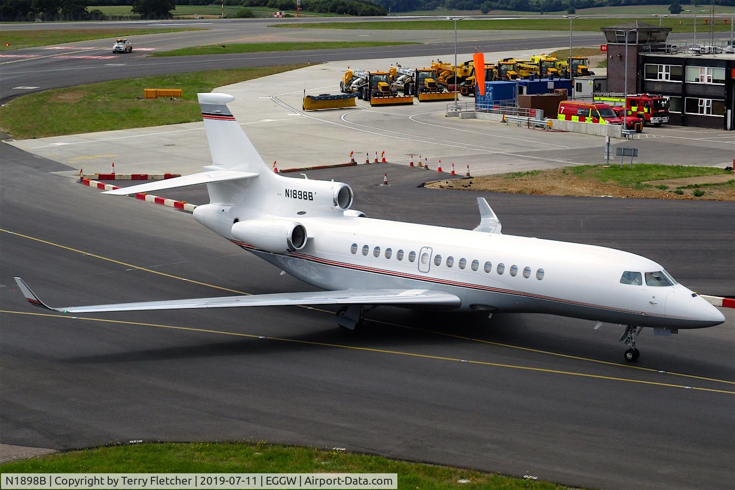 N1898B, 2017 Dassault Falcon 8X C/N 433, At Luton