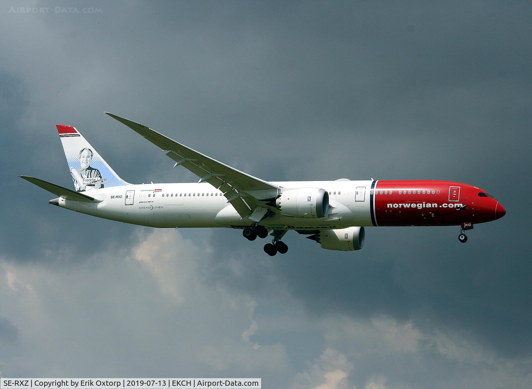 SE-RXZ, 2018 Boeing 787-9 Dreamliner C/N 38895, SE-RXZ landing rw 04L