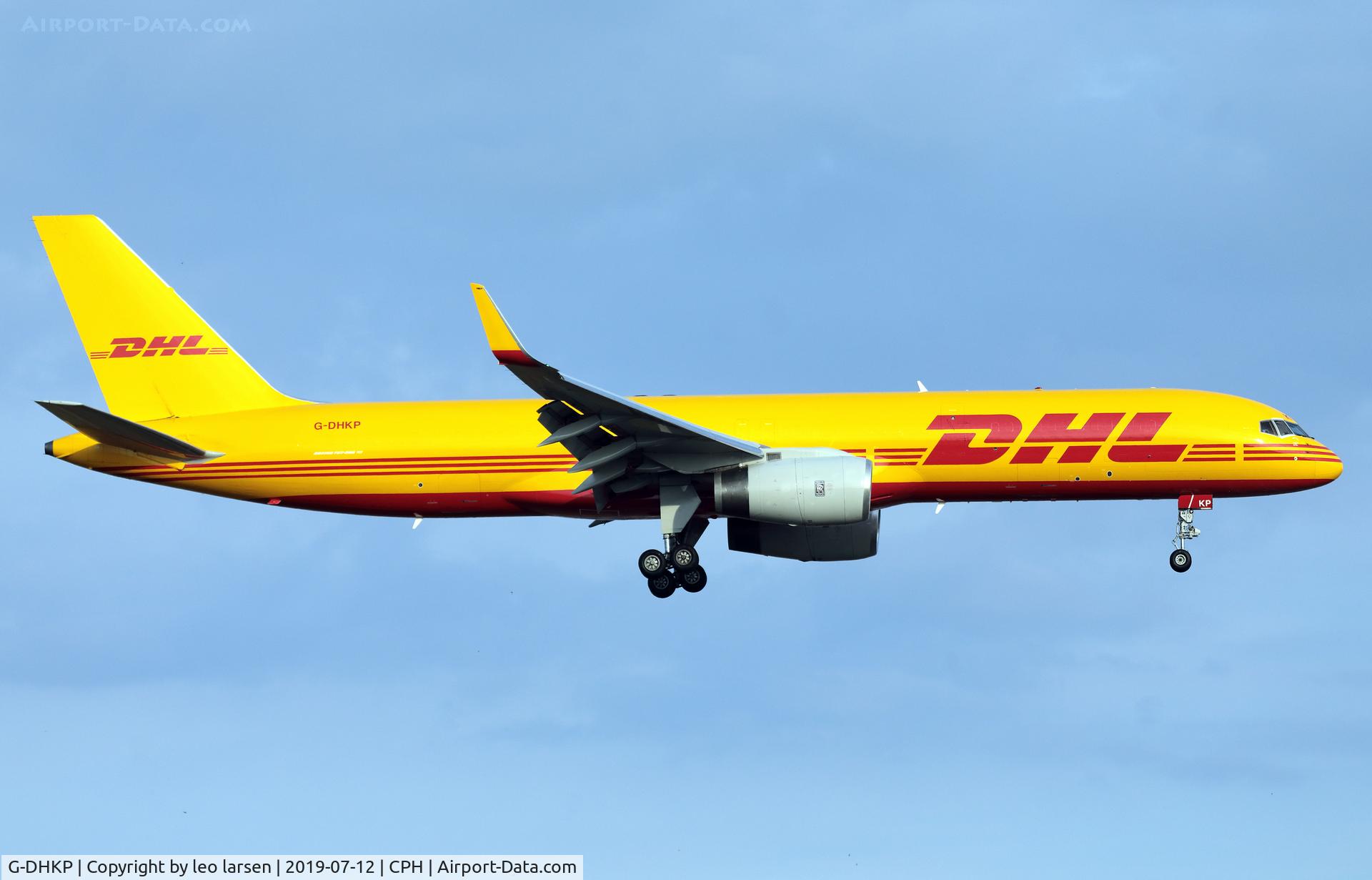 G-DHKP, 2002 Boeing 757-223 C/N 32398, Copenhagen 12.7.2019