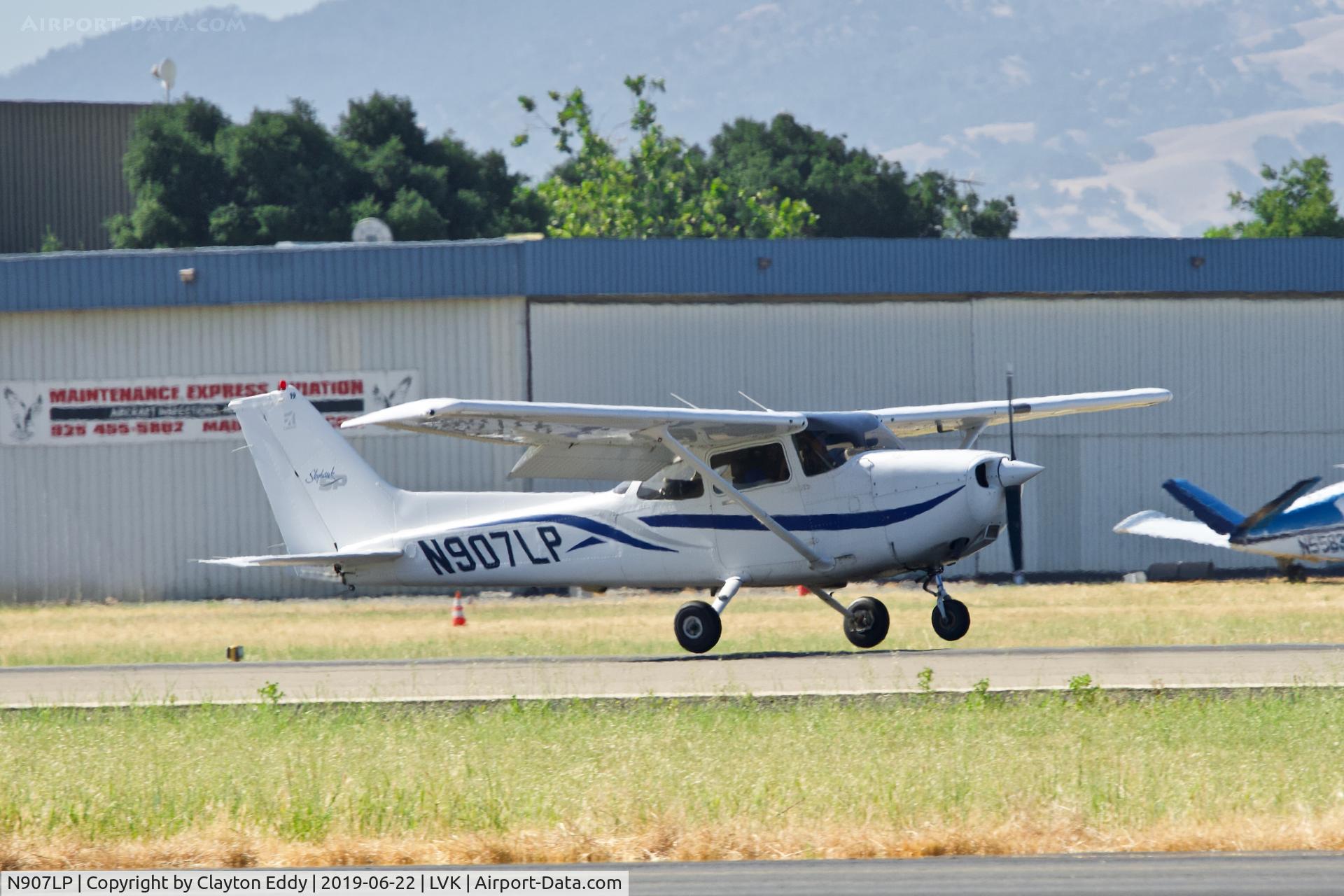 N907LP, 1999 Cessna 172S C/N 172S8221, Livermore Airport California 2019.