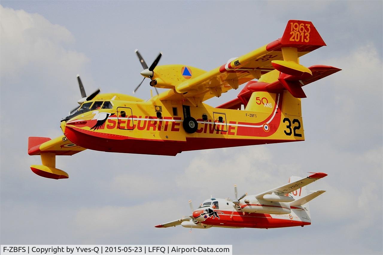 F-ZBFS, Canadair CL-215-6B11 CL-415 C/N 2001, Canadair CL-415, On display, La Ferté-Alais airfield (LFFQ) Air show 2015
