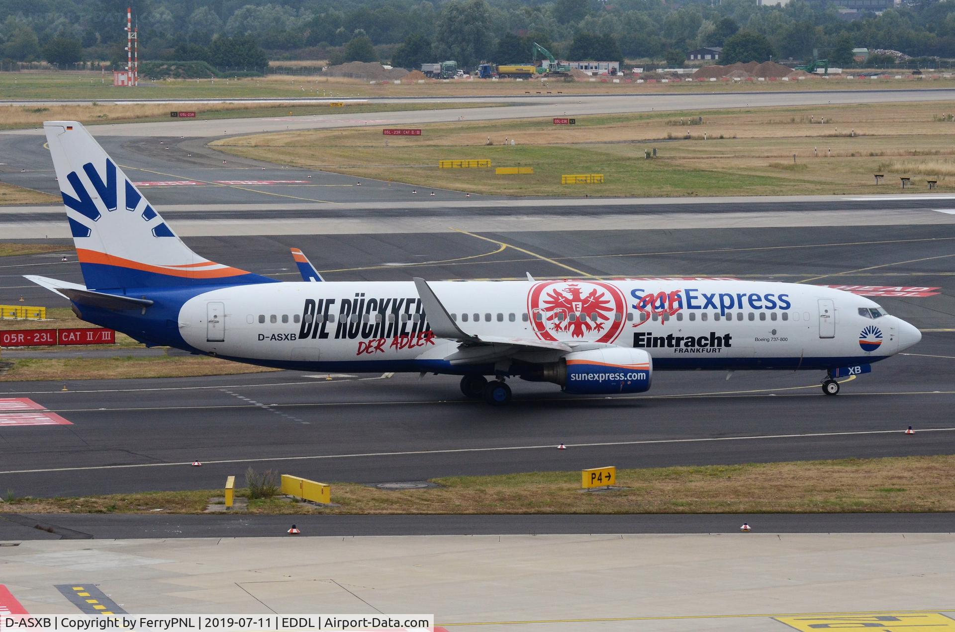D-ASXB, 2002 Boeing 737-8Z9 C/N 30420, SunExpress B738 taxying out