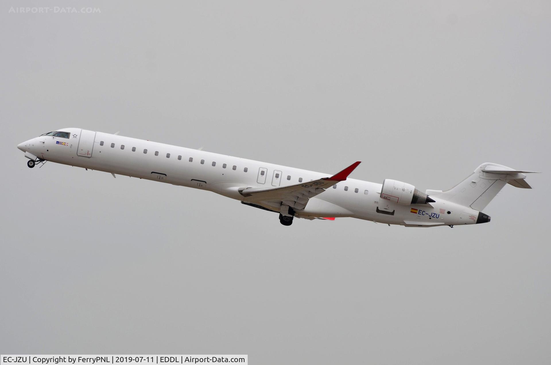 EC-JZU, 2007 Bombardier CRJ-900 (CL-600-2D24) C/N 15115, Air Nostrum CL900 taking-off on a Iberia flight.