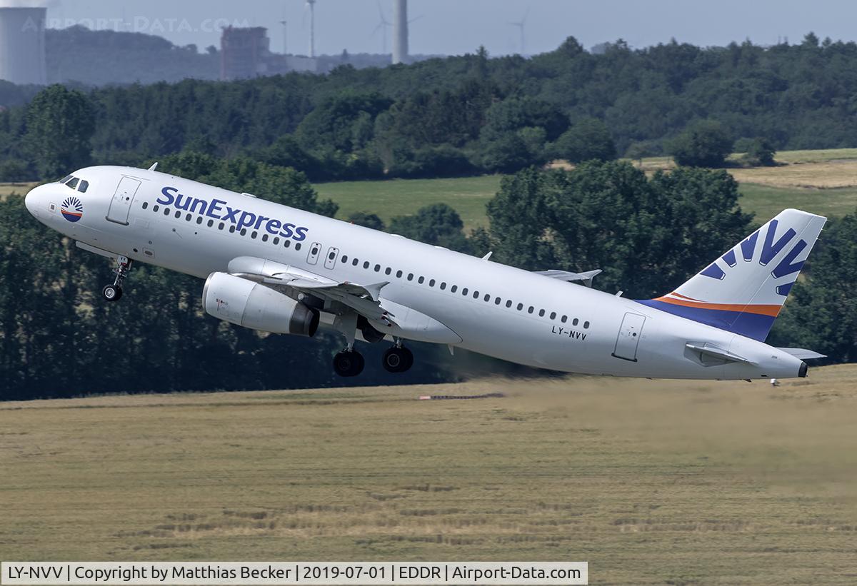 LY-NVV, 2003 Airbus A320-232 C/N 2085, LY-NVV