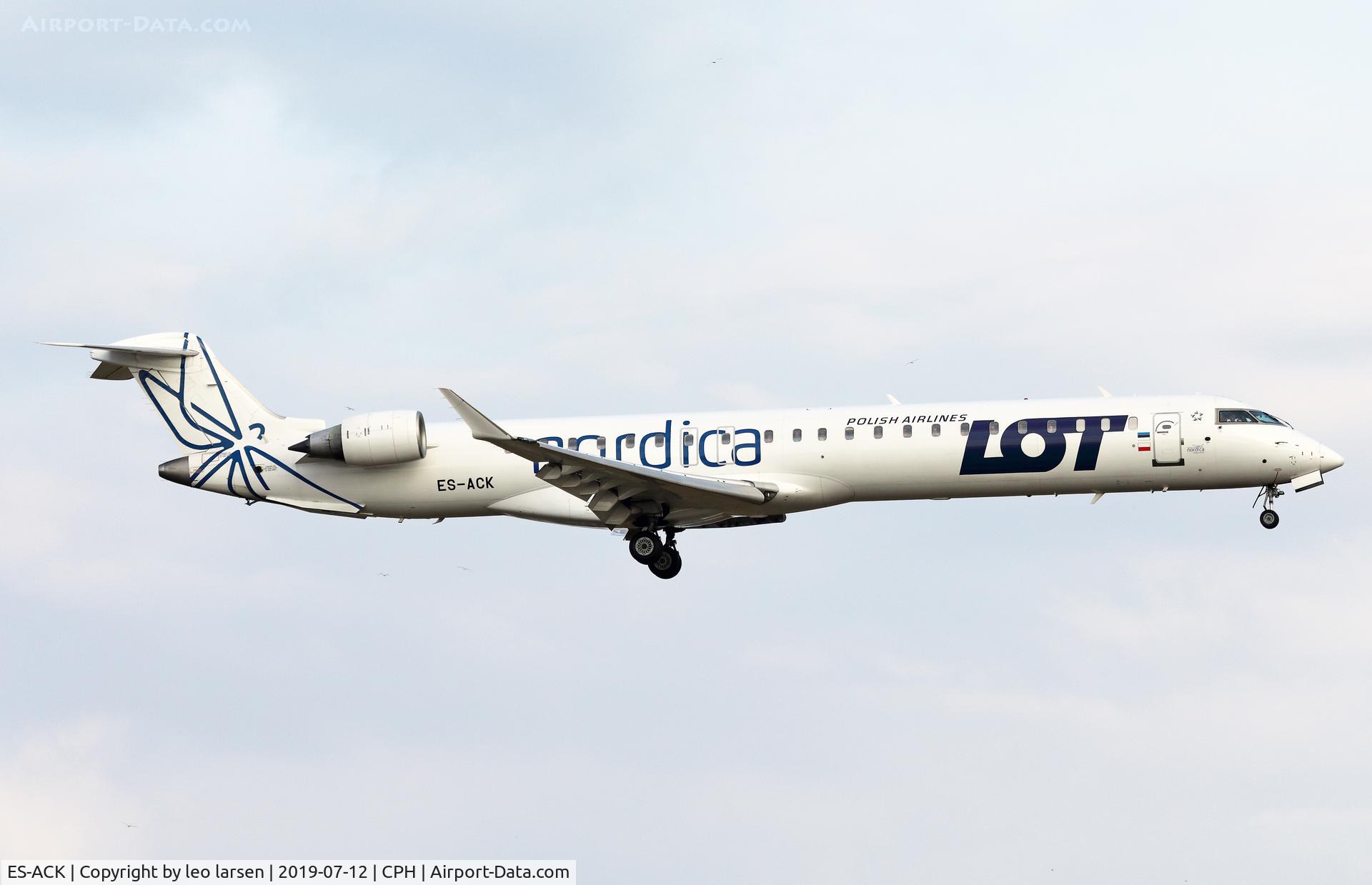 ES-ACK, 2009 Bombardier CRJ-900 (CL-600-2D24) C/N 15211, Copenhagen 12.7.2019 L/D R-22L