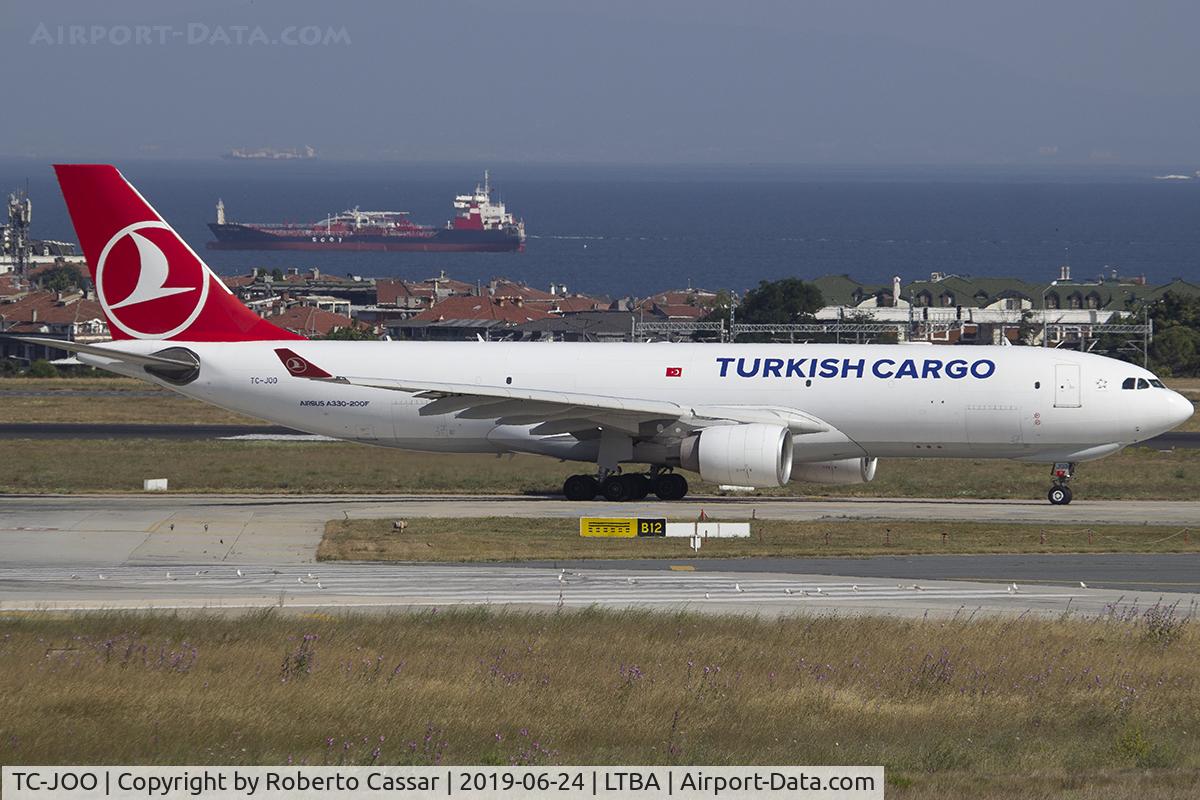 TC-JOO, 2011 Airbus A330-223F C/N 1164, Taxiing to Runway 23