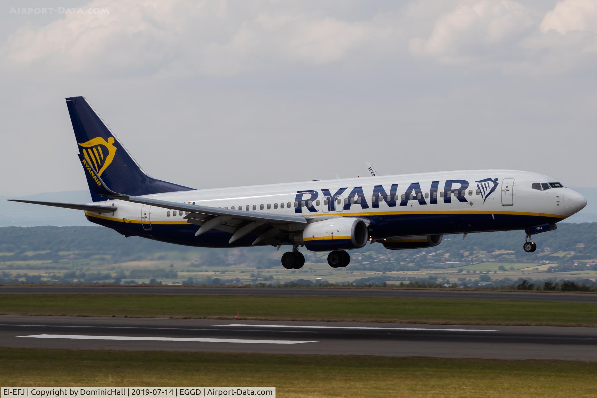 EI-EFJ, 2009 Boeing 737-8AS C/N 37536, Landing RWY 09