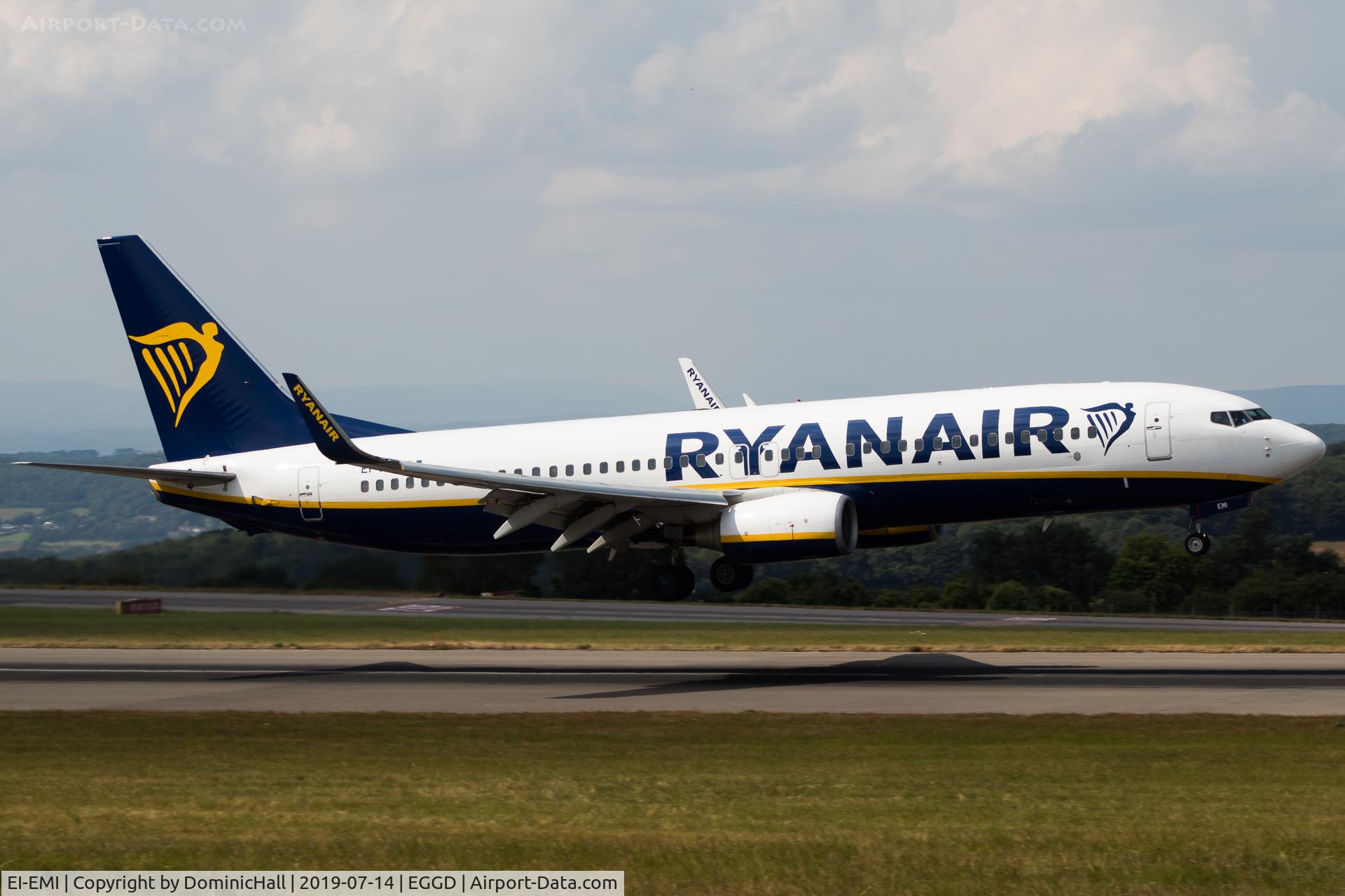 EI-EMI, 2010 Boeing 737-8AS C/N 34979, Landing RWY 09