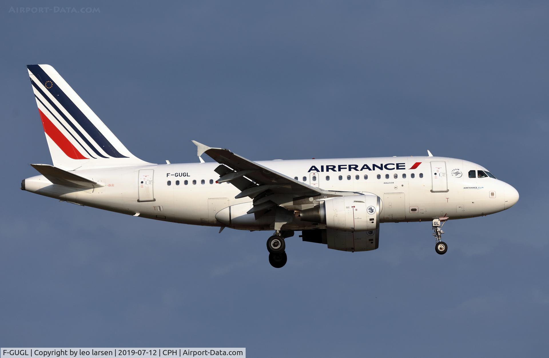 F-GUGL, 2006 Airbus A318-111 C/N 2686, Copenhagen 12.7.2019 L/D R-22L