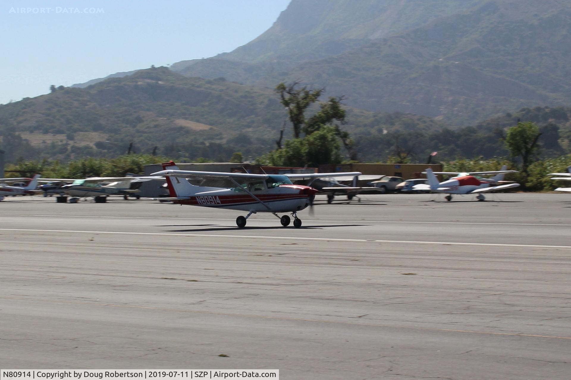 N80914, 1976 Cessna 172M C/N 17266799, 1976 Cessna 172M SKYHAWK, Lycoming O-320-E2D 150 Hp, another landing roll Rwy 22