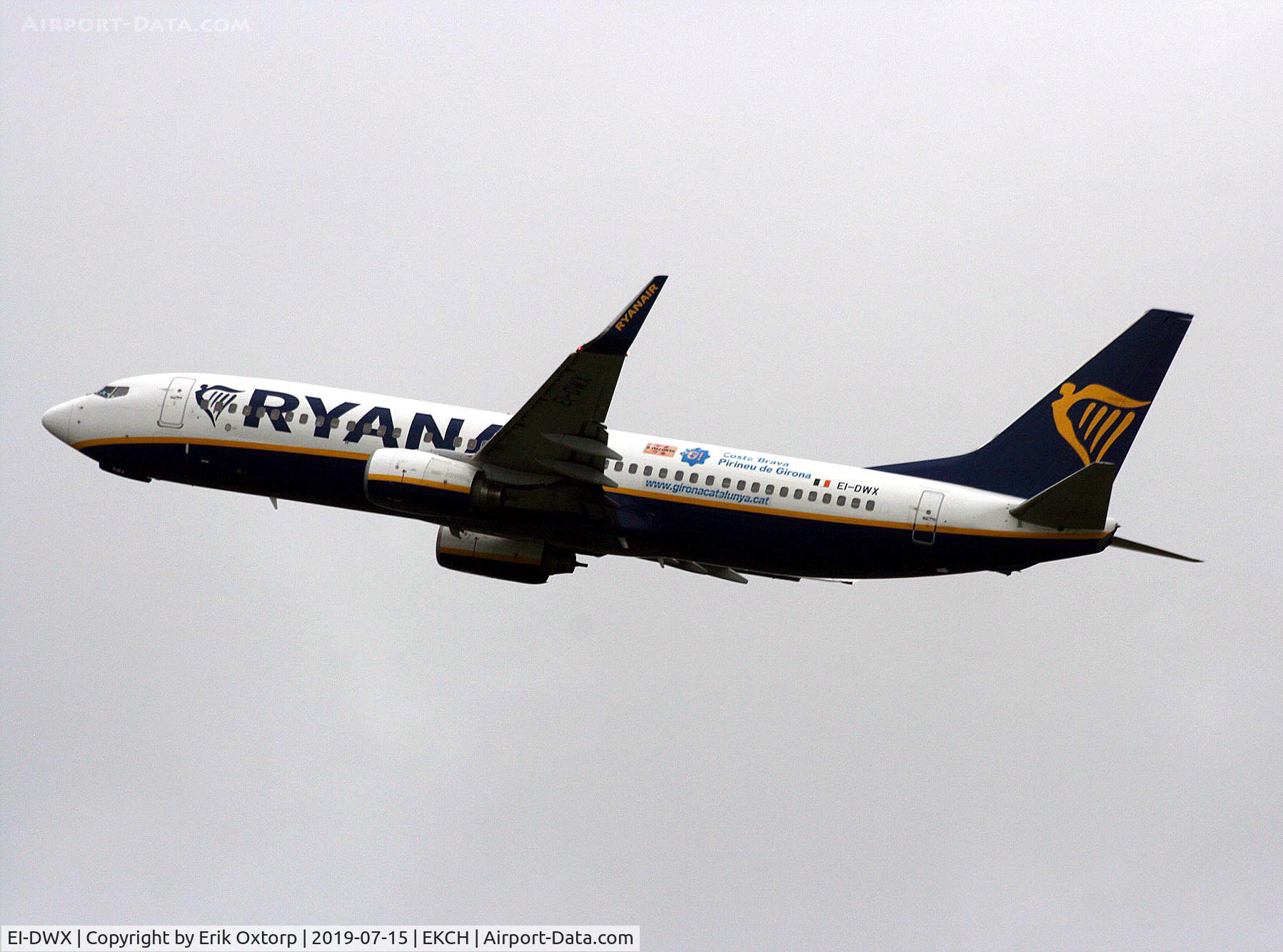 EI-DWX, 2008 Boeing 737-8AS C/N 33630, EI-DWX taking off rw 22L