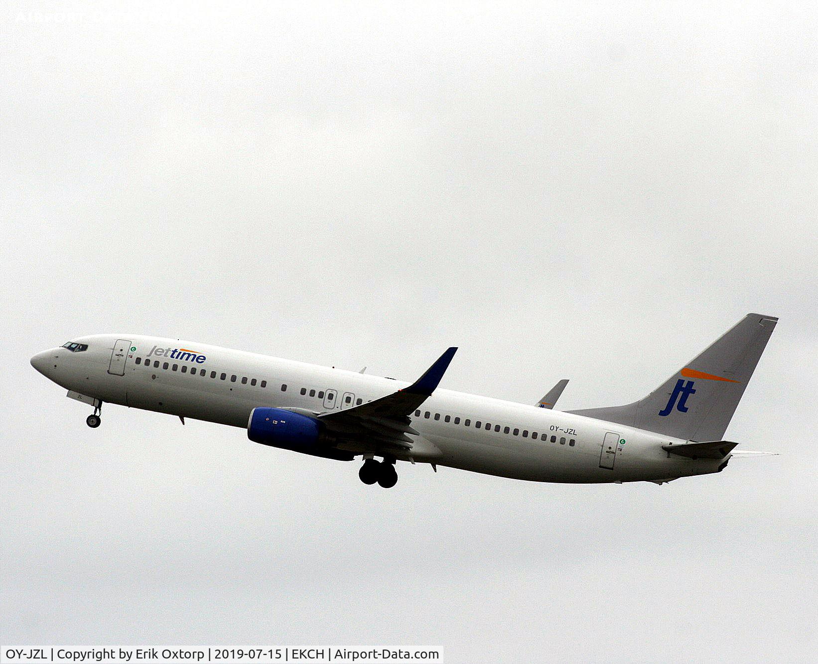 OY-JZL, 2003 Boeing 737-804 C/N 32904, OY-JZL taking off rw 22L