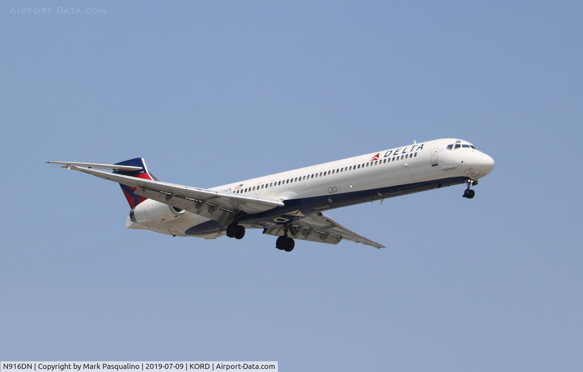 N916DN, 1996 McDonnell Douglas MD-90-30 C/N 53396, MD-90-30