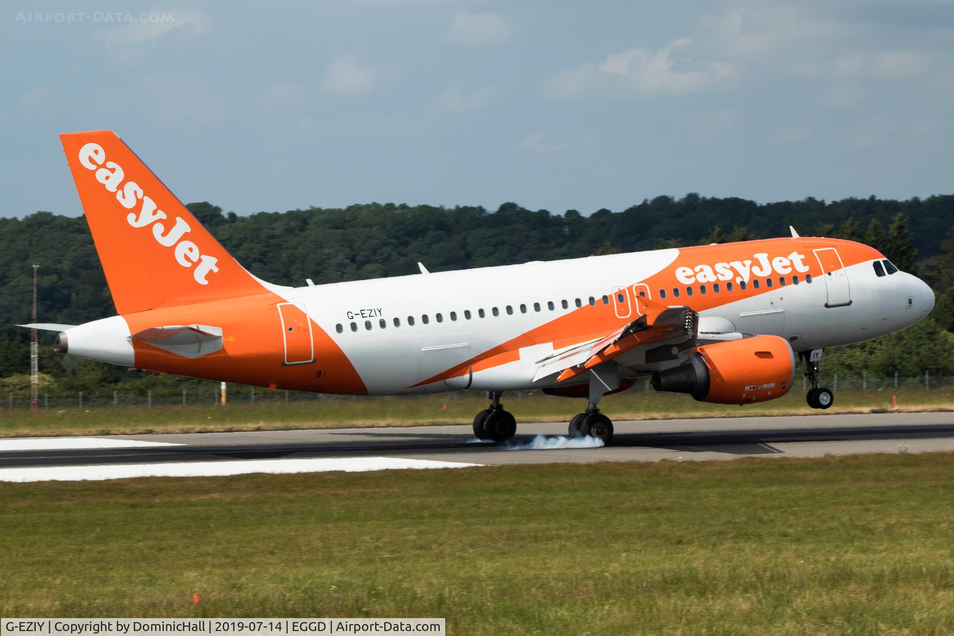 G-EZIY, 2005 Airbus A319-111 C/N 2636, Landing RWY 09