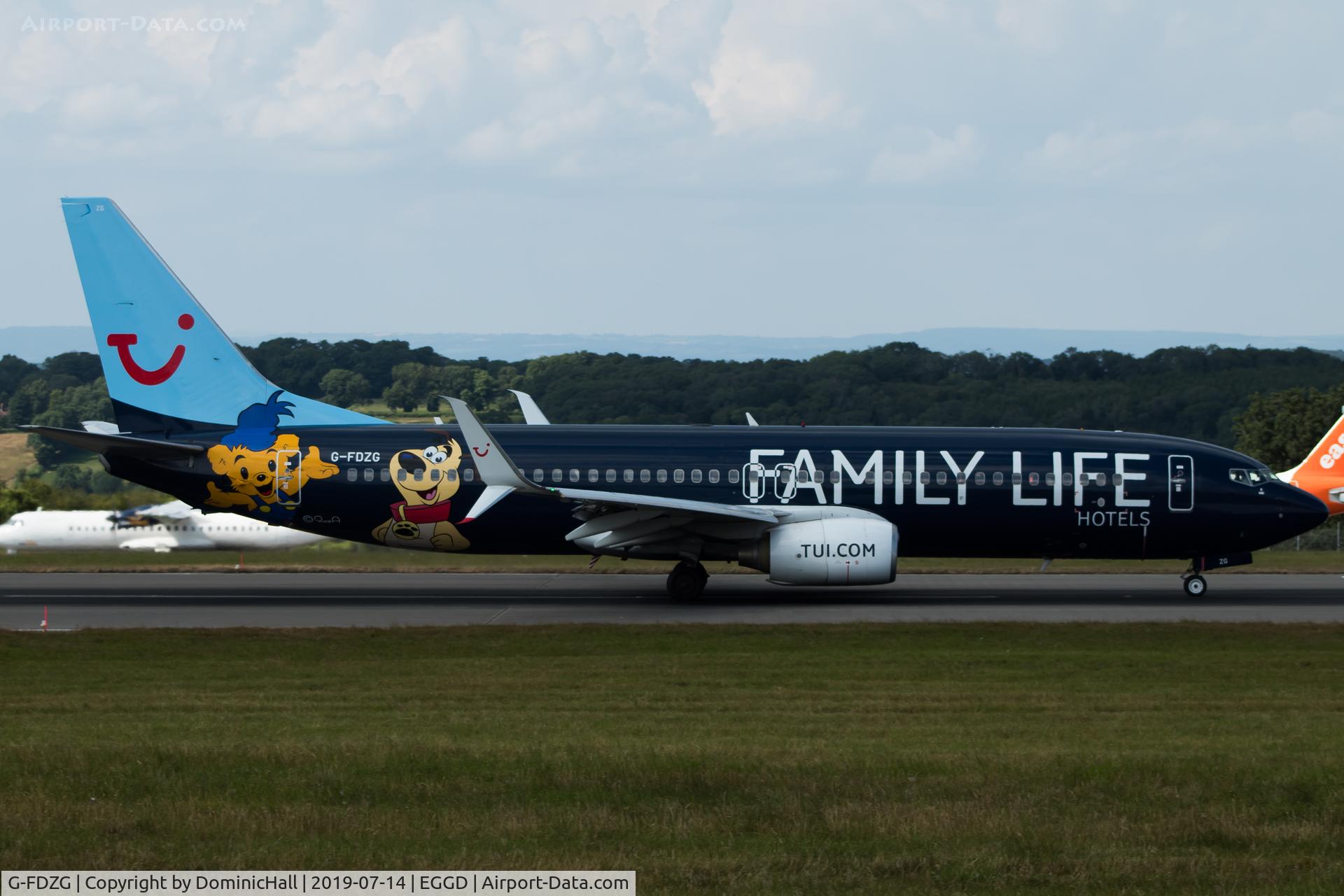 G-FDZG, 2008 Boeing 737-8K5 C/N 35139, Departing RWY 09