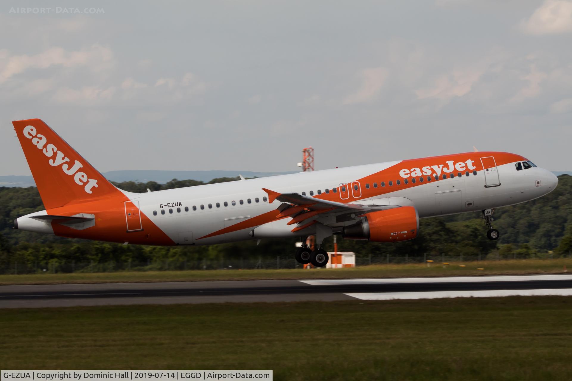 G-EZUA, 2011 Airbus A320-214 C/N 4588, Landing RWY 09