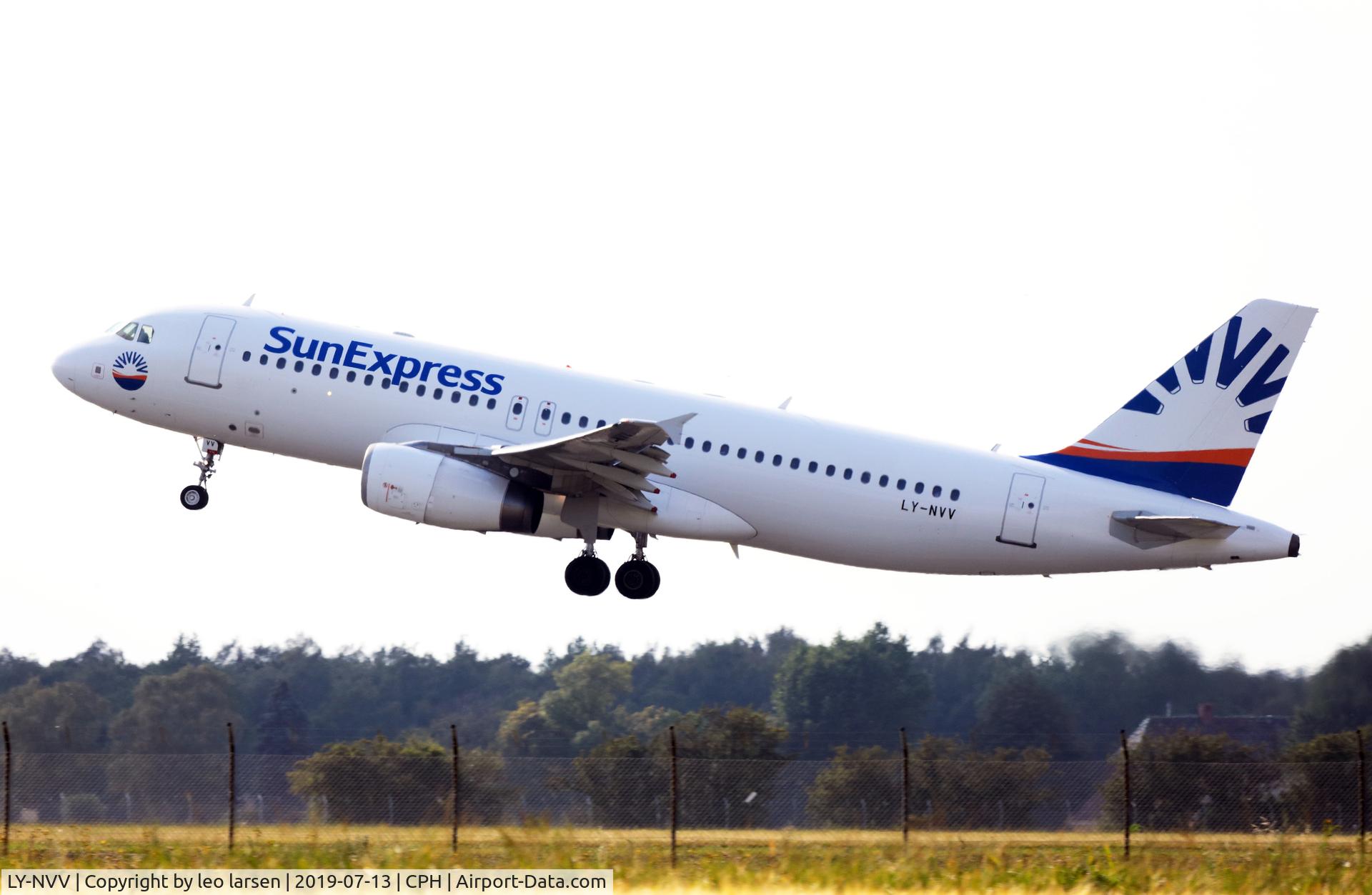 LY-NVV, 2003 Airbus A320-232 C/N 2085, Copenhagen 13.7.2019 T/O R-22R