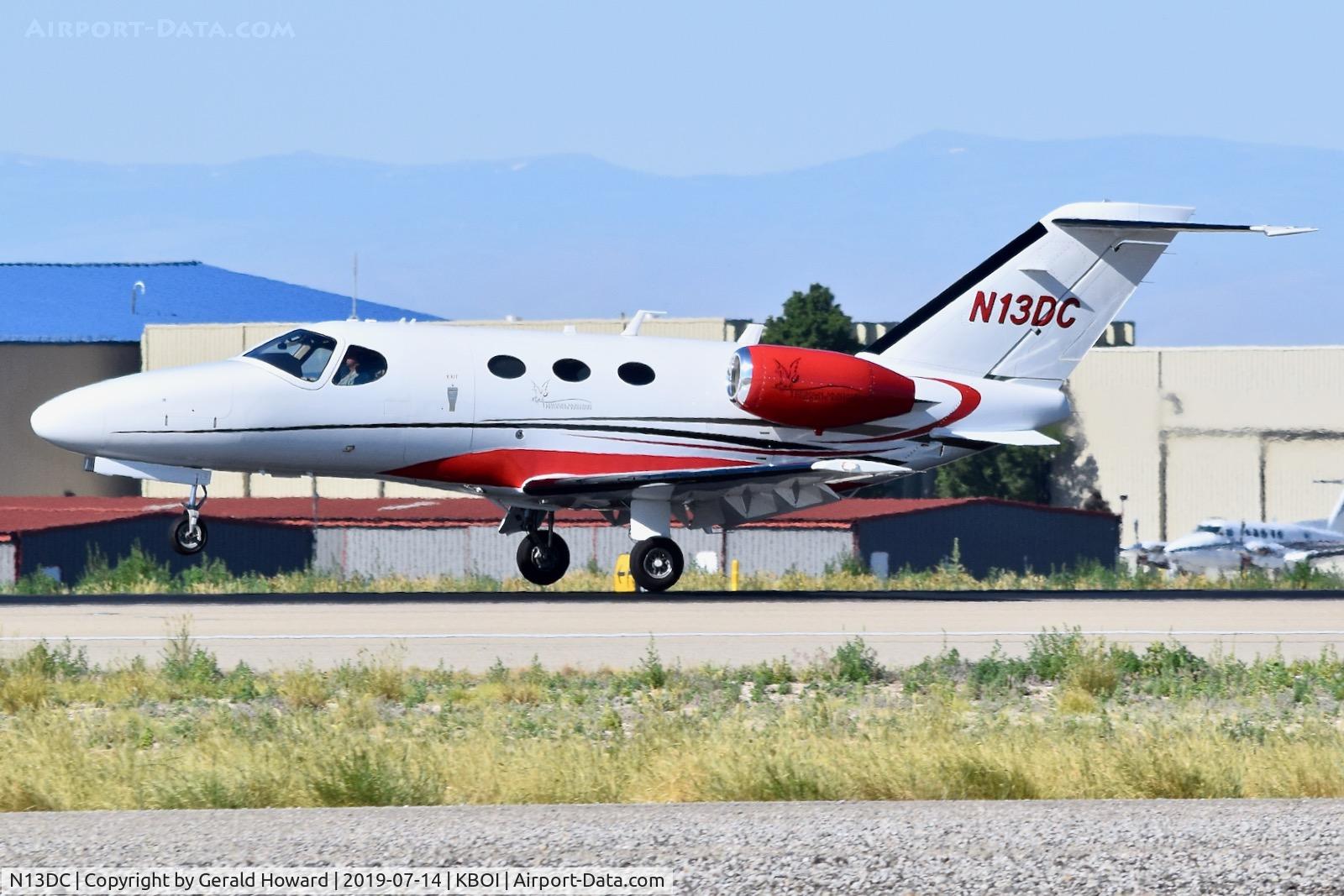 N13DC, 2009 Cessna 510 Citation Mustang Citation Mustang C/N 510-0208, Landing RWY 10R.