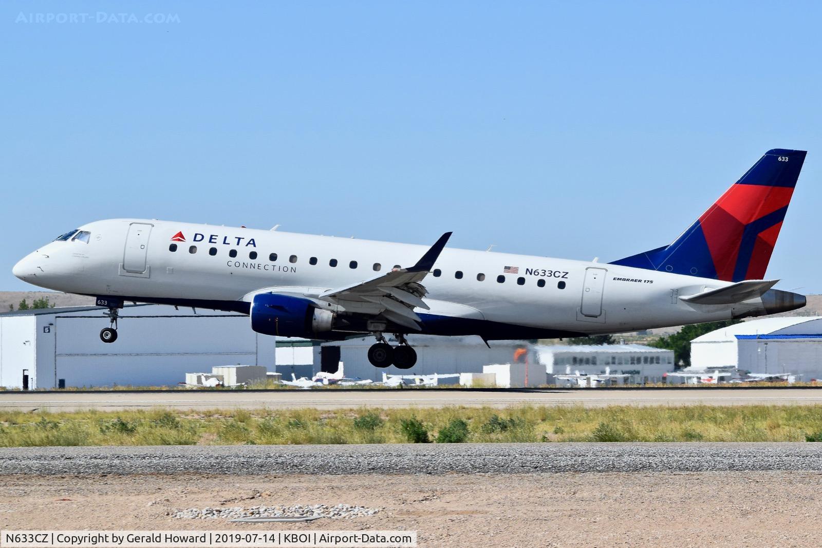 N633CZ, 2008 Embraer 175LR (ERJ-170-200LR) C/N 17000245, Landing RWY 10R.
