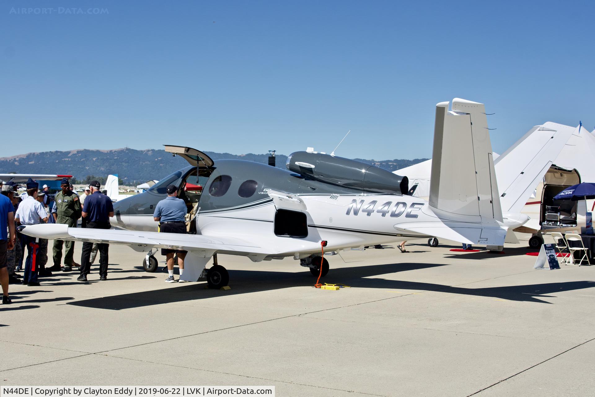 N44DE, 2019 Cirrus SF50 Vision C/N 0117, Livermore Airport California 2019.