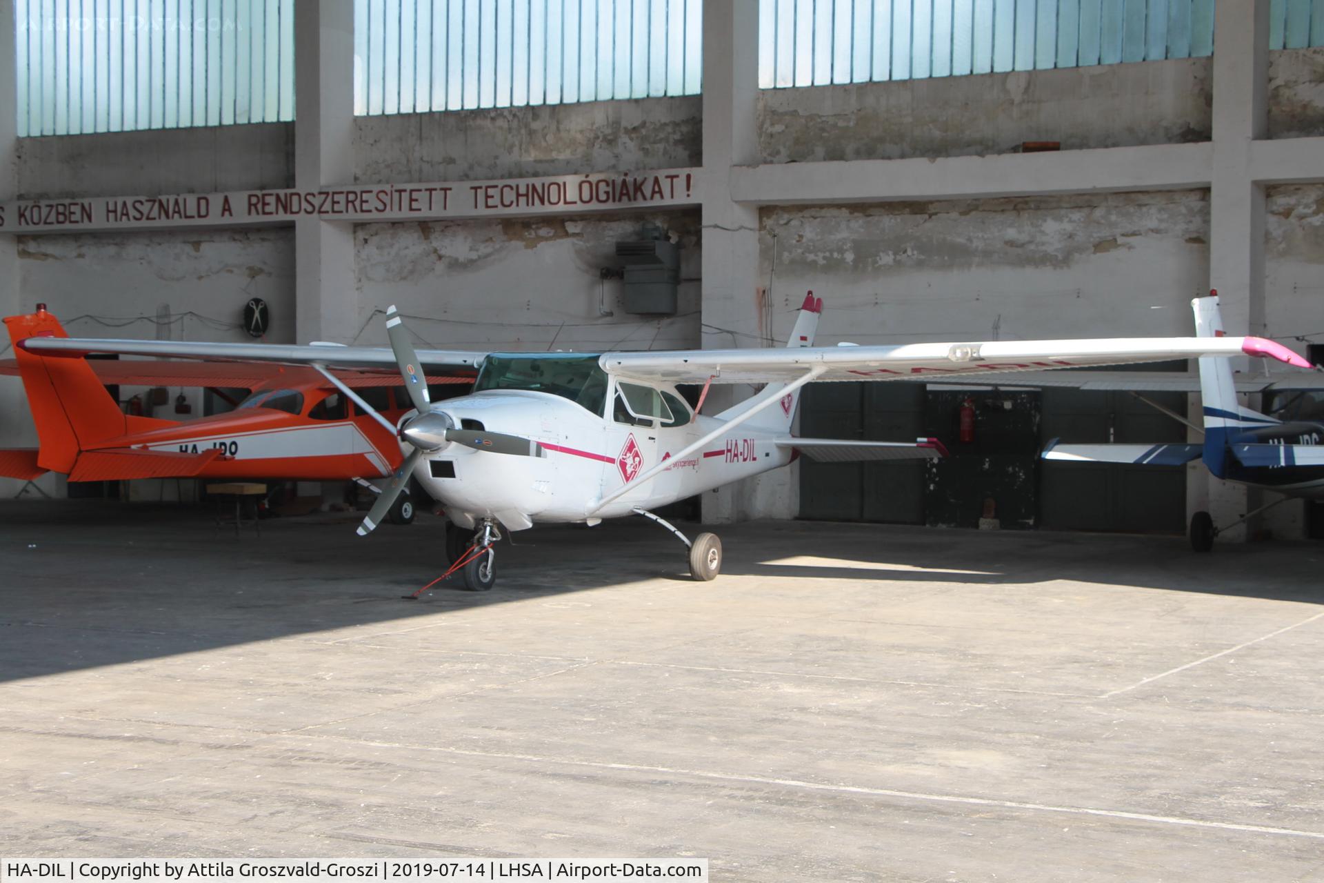 HA-DIL, 1971 Cessna 182N Skylane C/N 18260568, LHSA - Szentkirályszabadja Airport, Hungary
