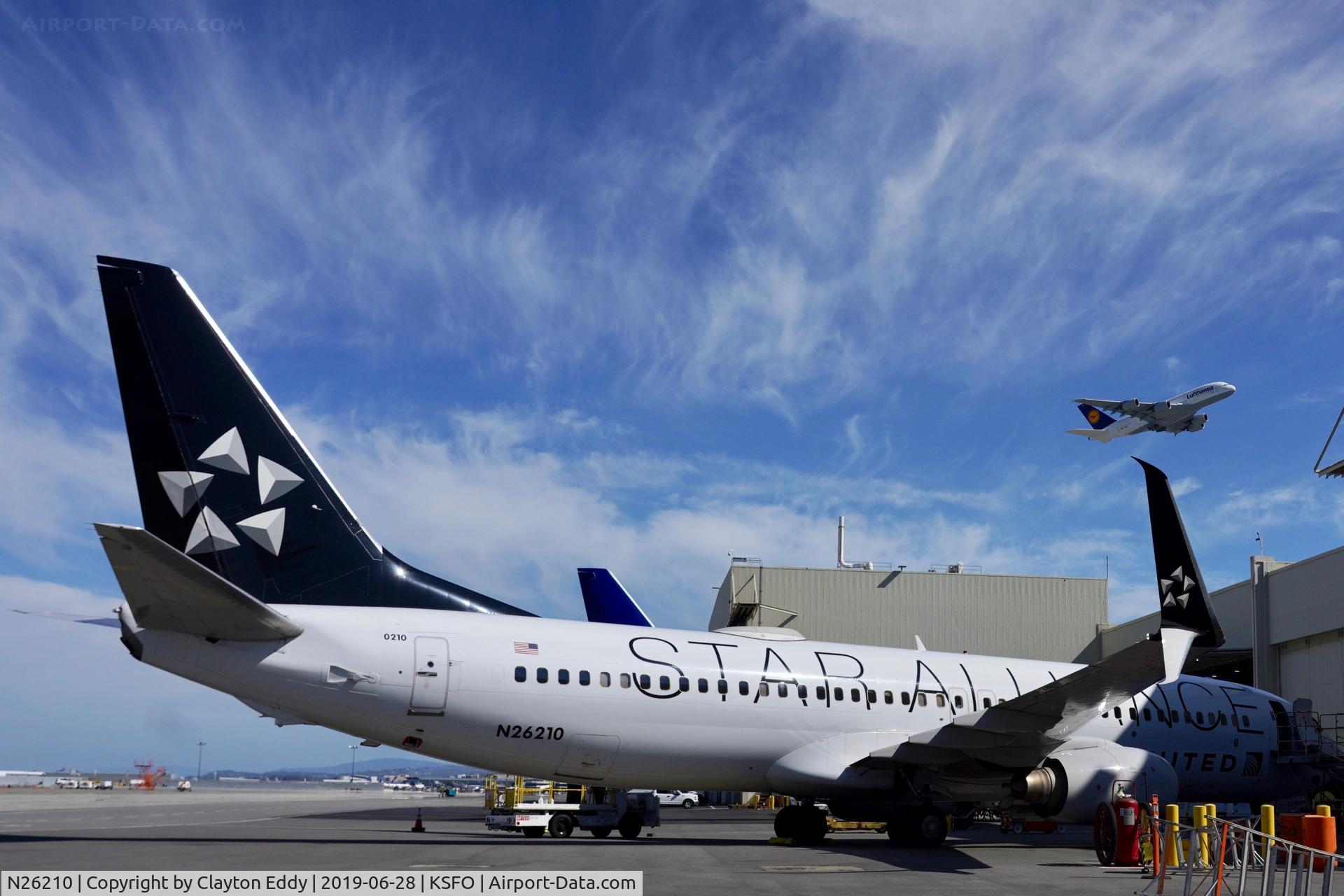 N26210, 1998 Boeing 737-824 C/N 28770, SFO 2019.
