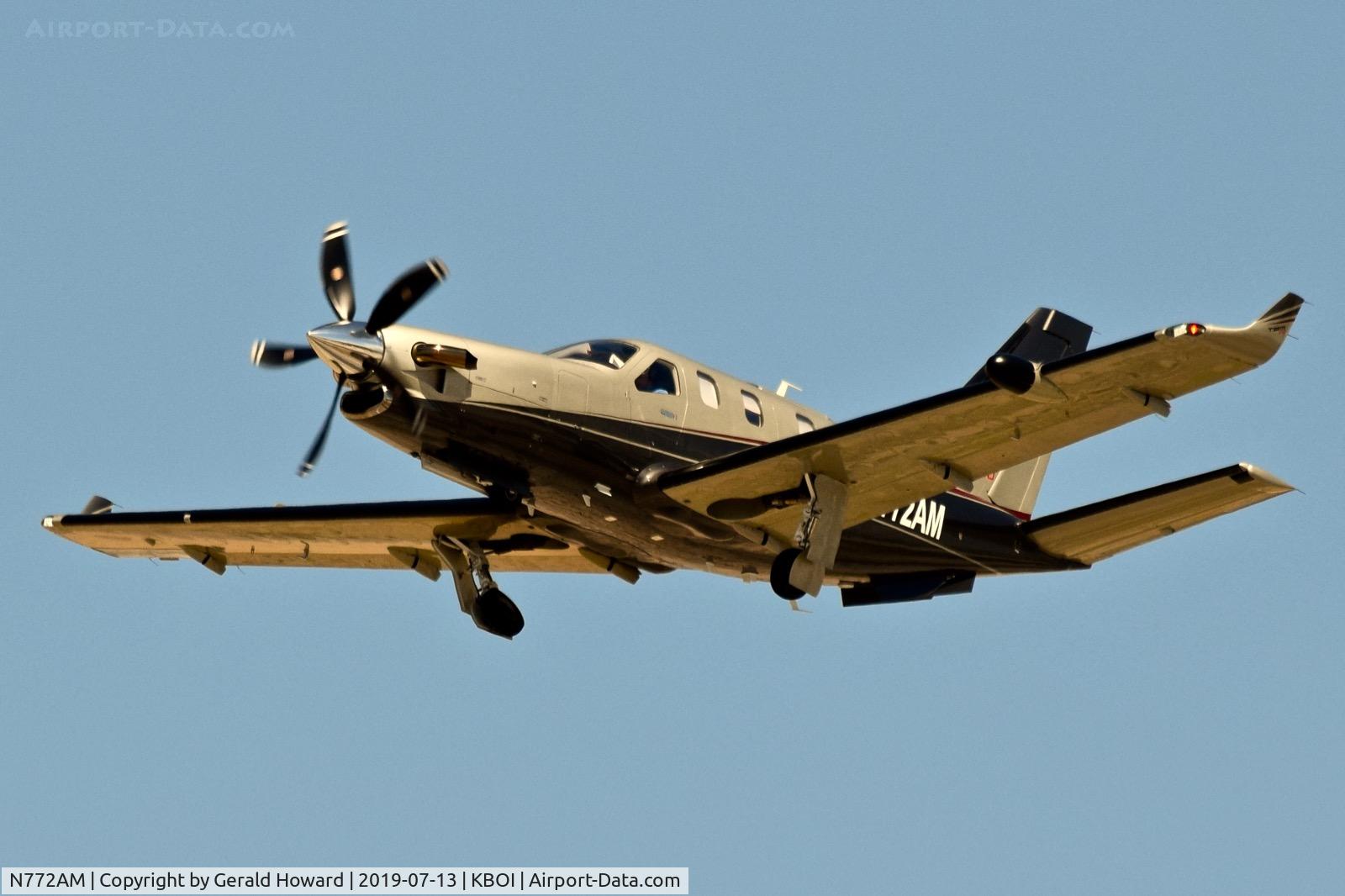 N772AM, 2018 Socata TBM-700 C/N 1224, Climb out from RWY 28L.