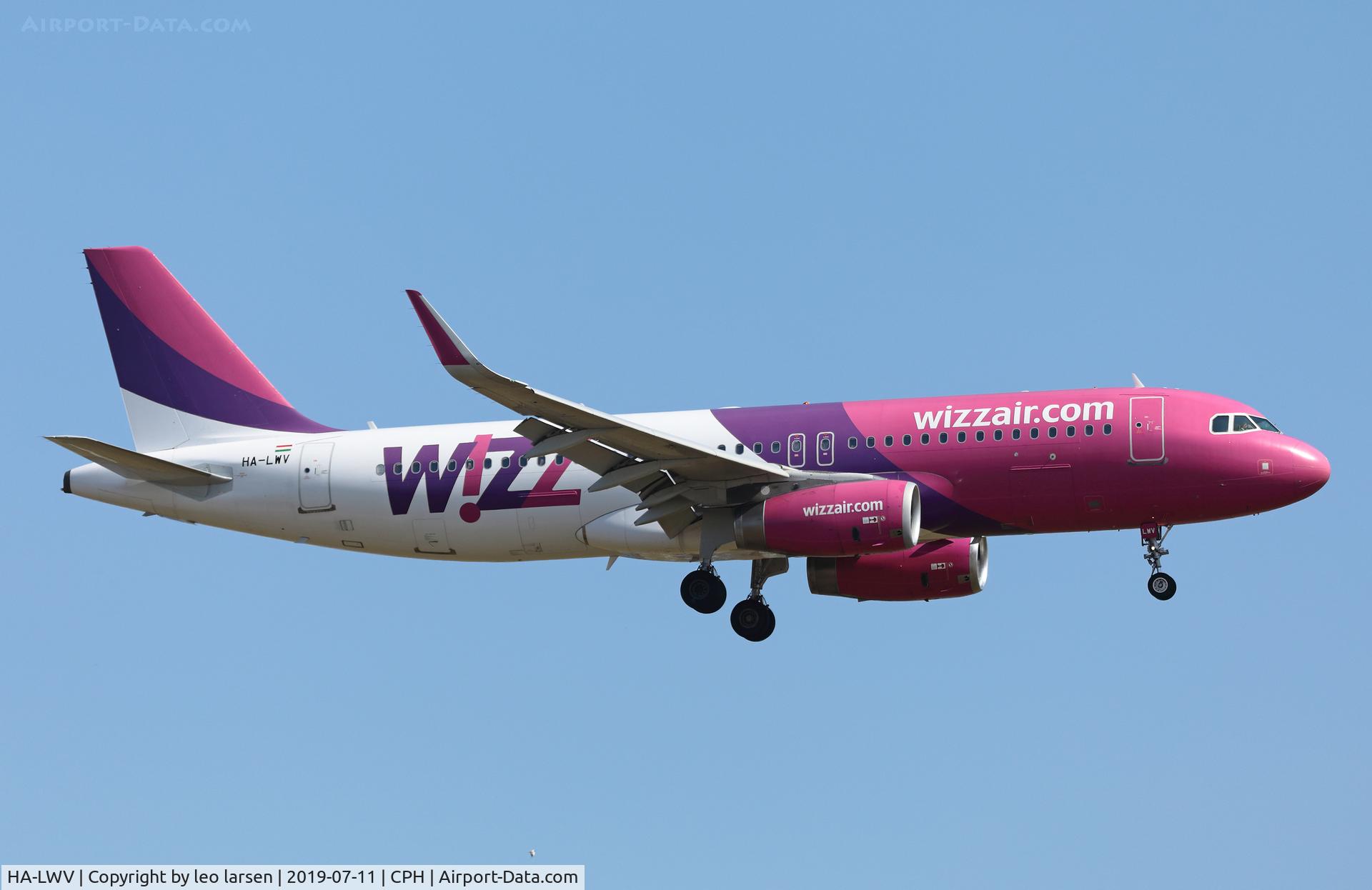HA-LWV, 2013 Airbus A320-232 C/N 5660, Copenhagen 11.7.2019 L/D R-22L