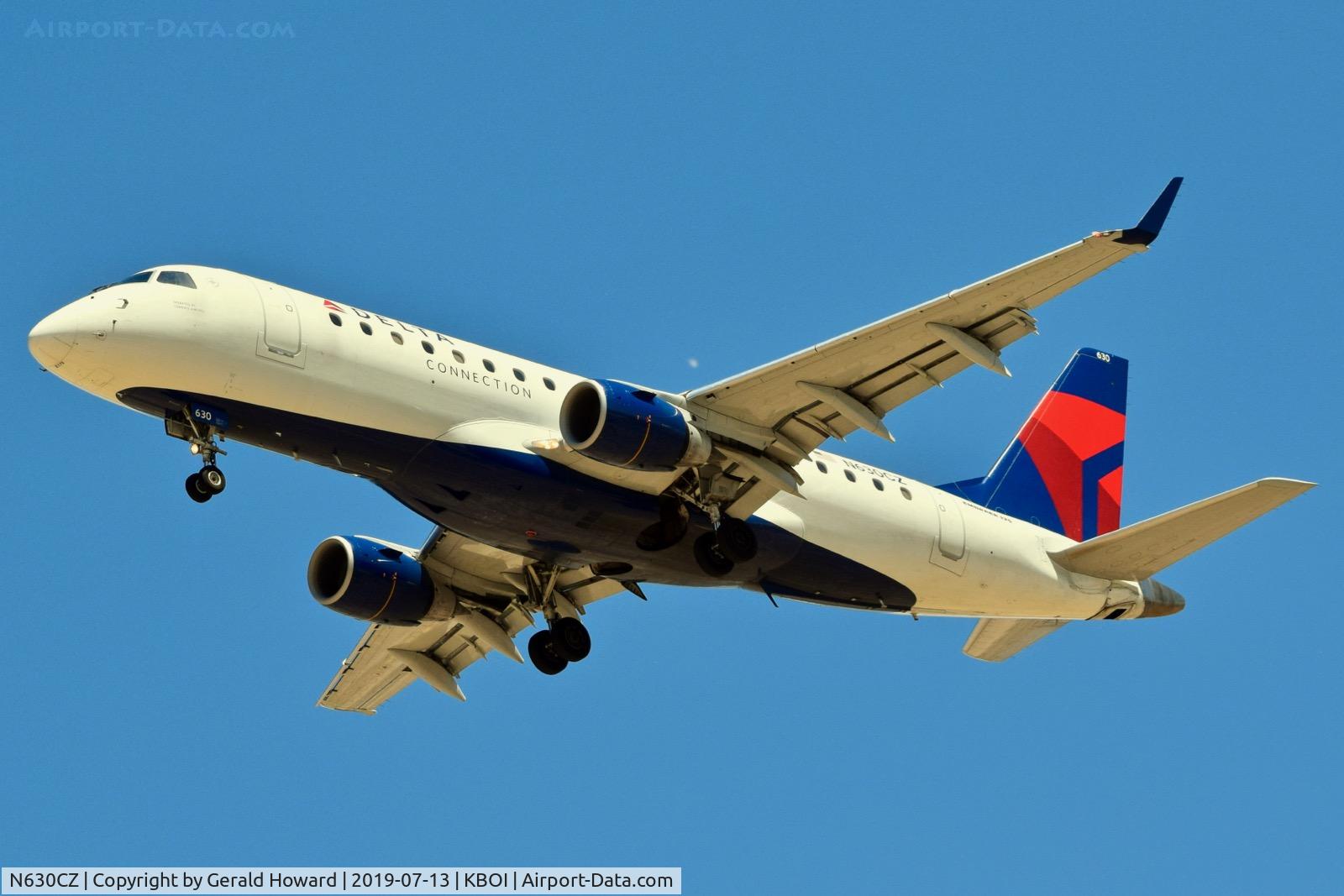 N630CZ, 2008 Embraer 175LR (ERJ-170-200LR) C/N 17000238, Landing RWY 28L.