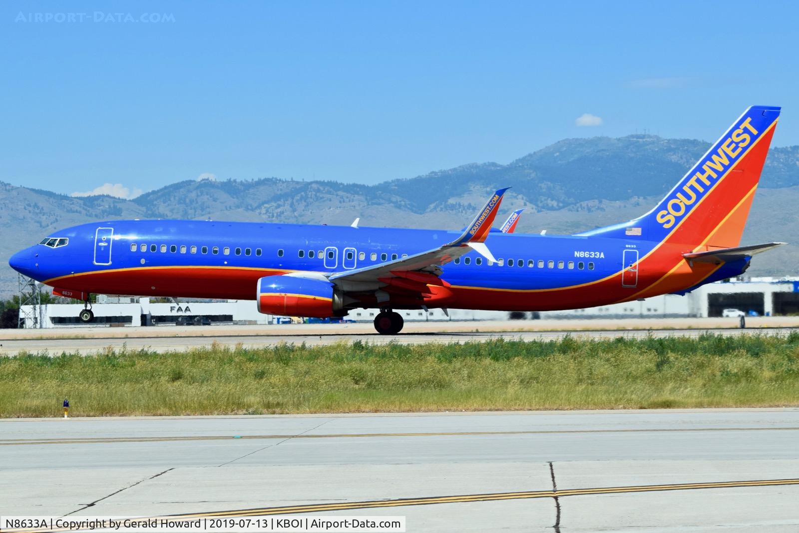 N8633A, 2014 Boeing 737-8H4 C/N 36905, Take off from RWY 28L.