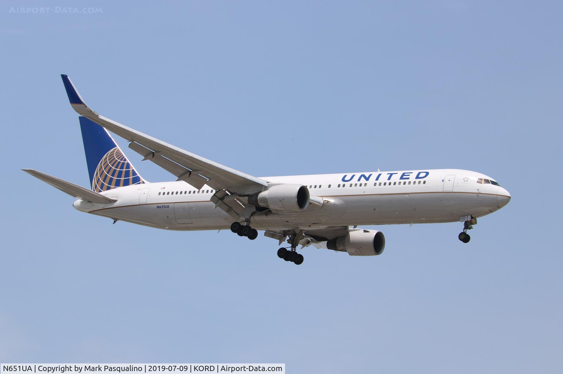 N651UA, 1992 Boeing 767-322 C/N 25389, Boeing 767-322