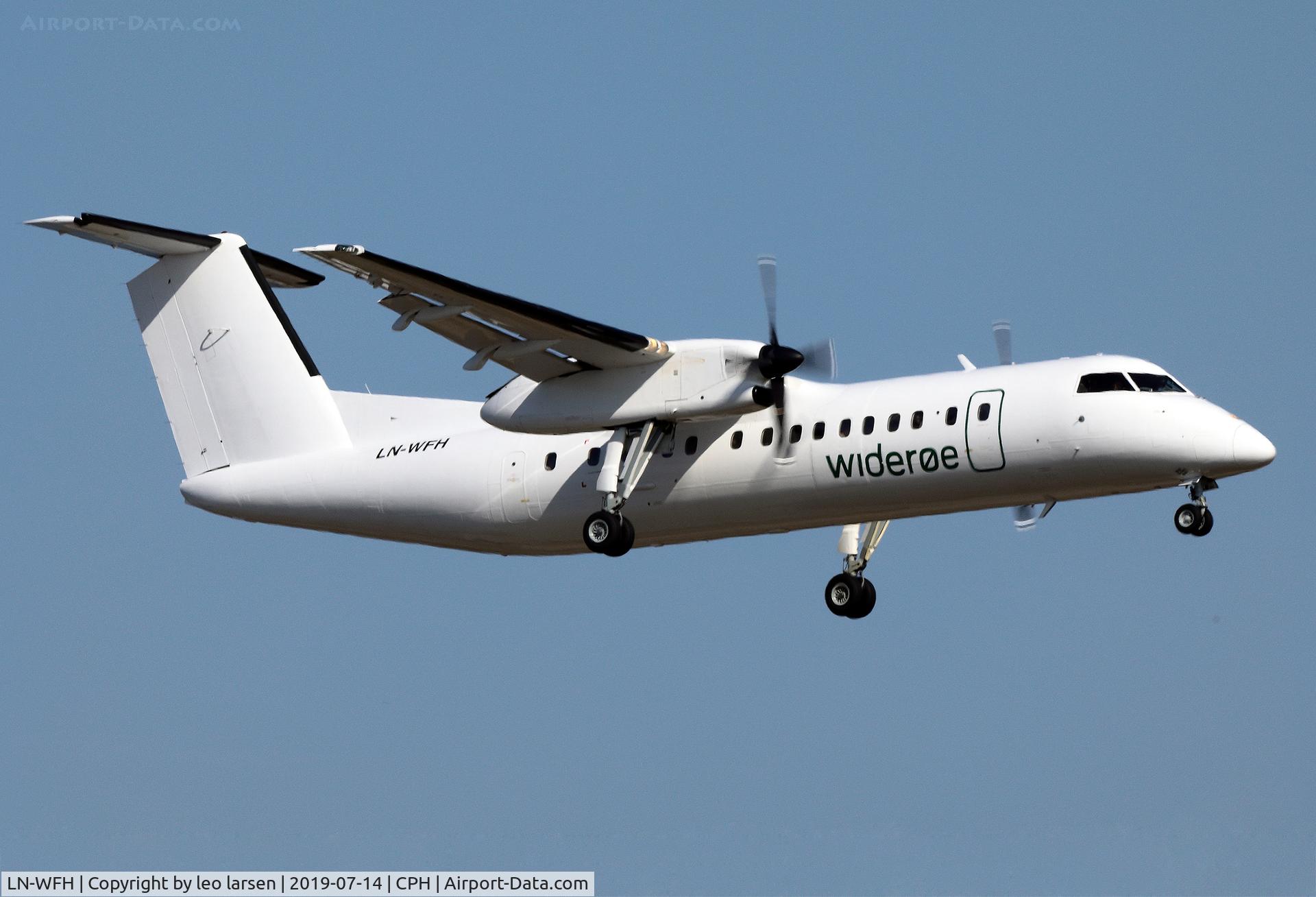 LN-WFH, 1990 De Havilland Canada DHC-8-311 Dash 8 C/N 238, Copenhagen 14.7.2019 L/D R-22L