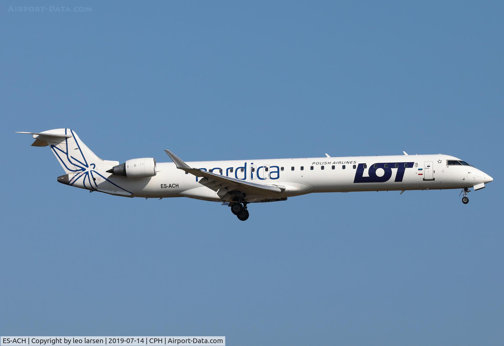 ES-ACH, 2006 Bombardier CRJ-900 (CL-600 2D24) C/N 15071, Copenhagen 14.7.2029 L/D R-22L