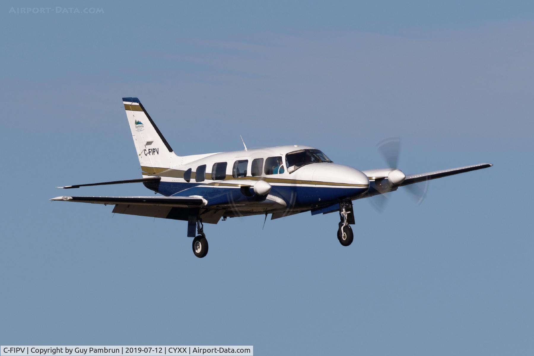 C-FIPV, 1974 Piper PA-31-350 Chieftain C/N 31-7405454, Landing