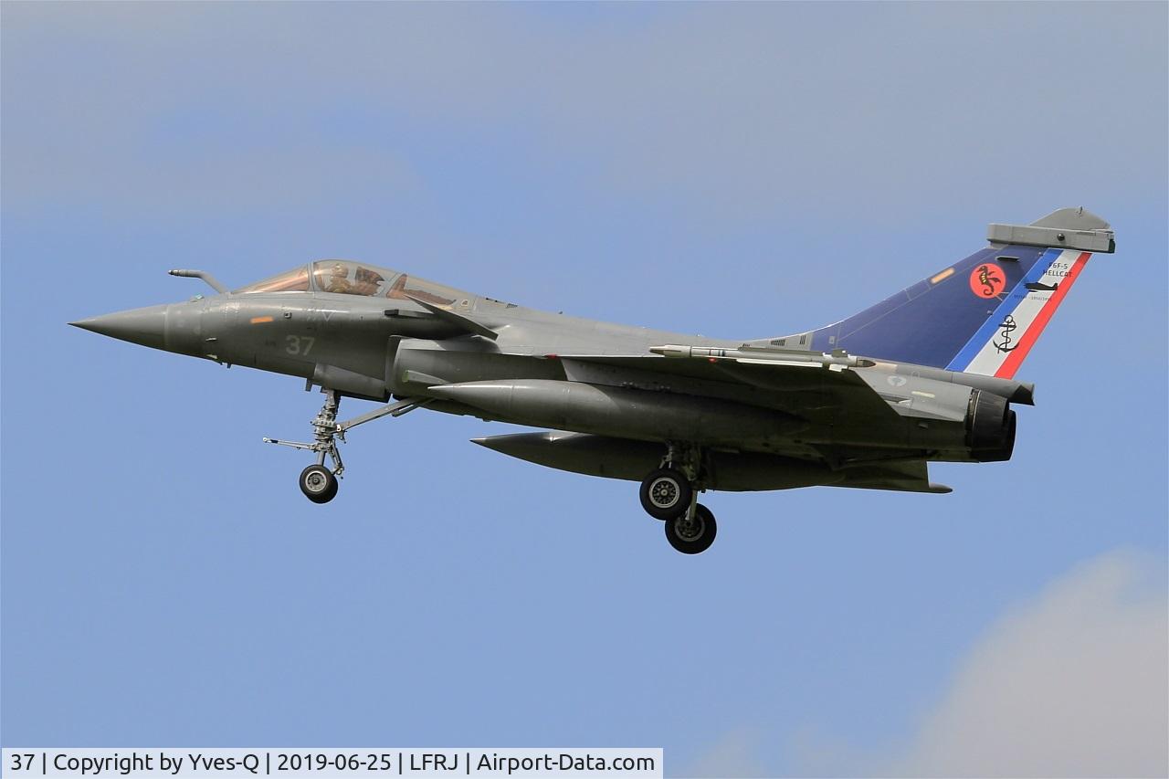37, 2012 Dassault Rafale M C/N 37, Dassault Rafale M, on final rwy 26, Landivisiau naval air base (LFRJ)
