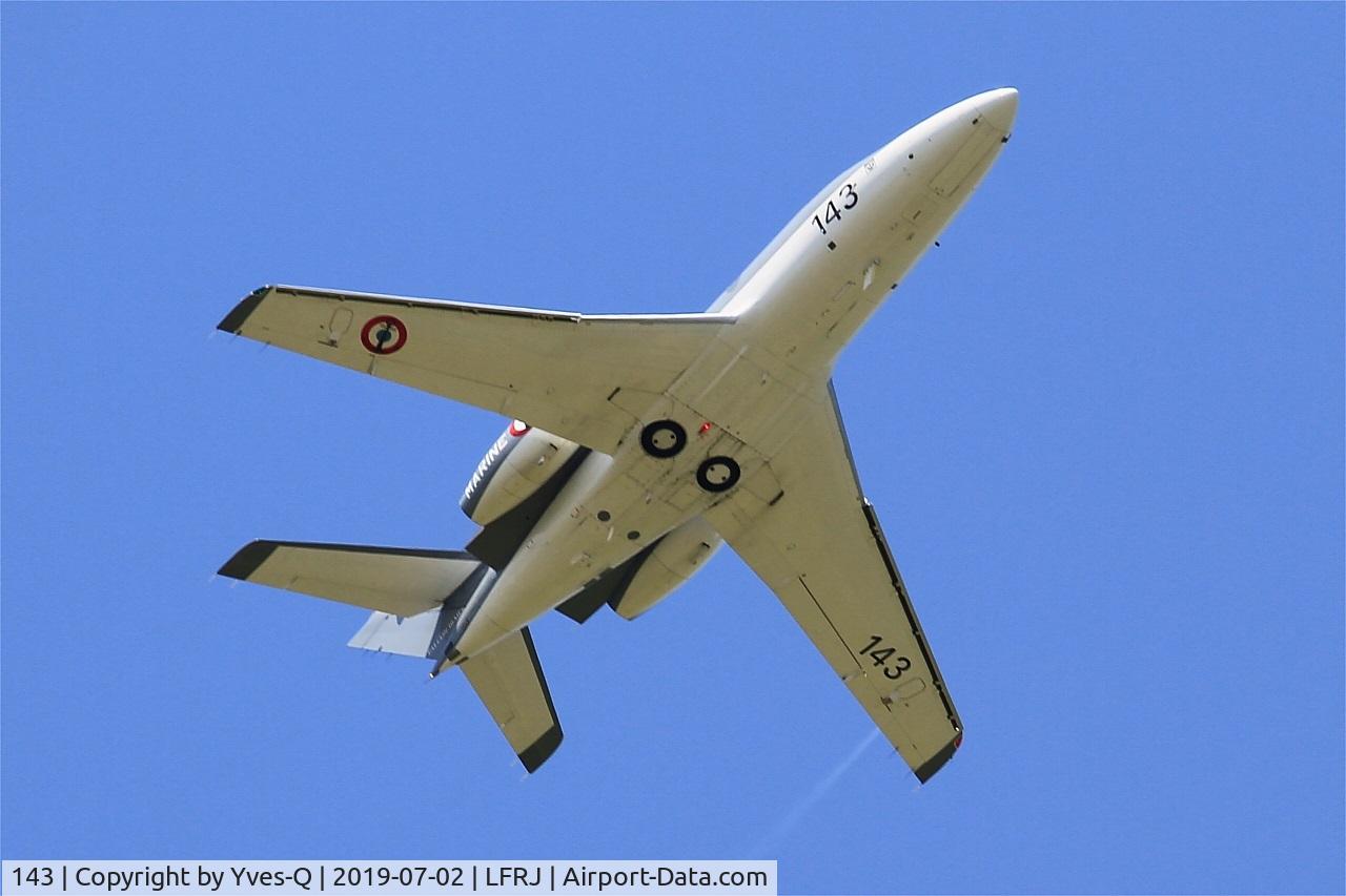 143, 1979 Dassault Falcon 10MER C/N 143, Dassault Falcon 10 MER, Take off rwy 08, Landivisiau naval air base (LFRJ)
