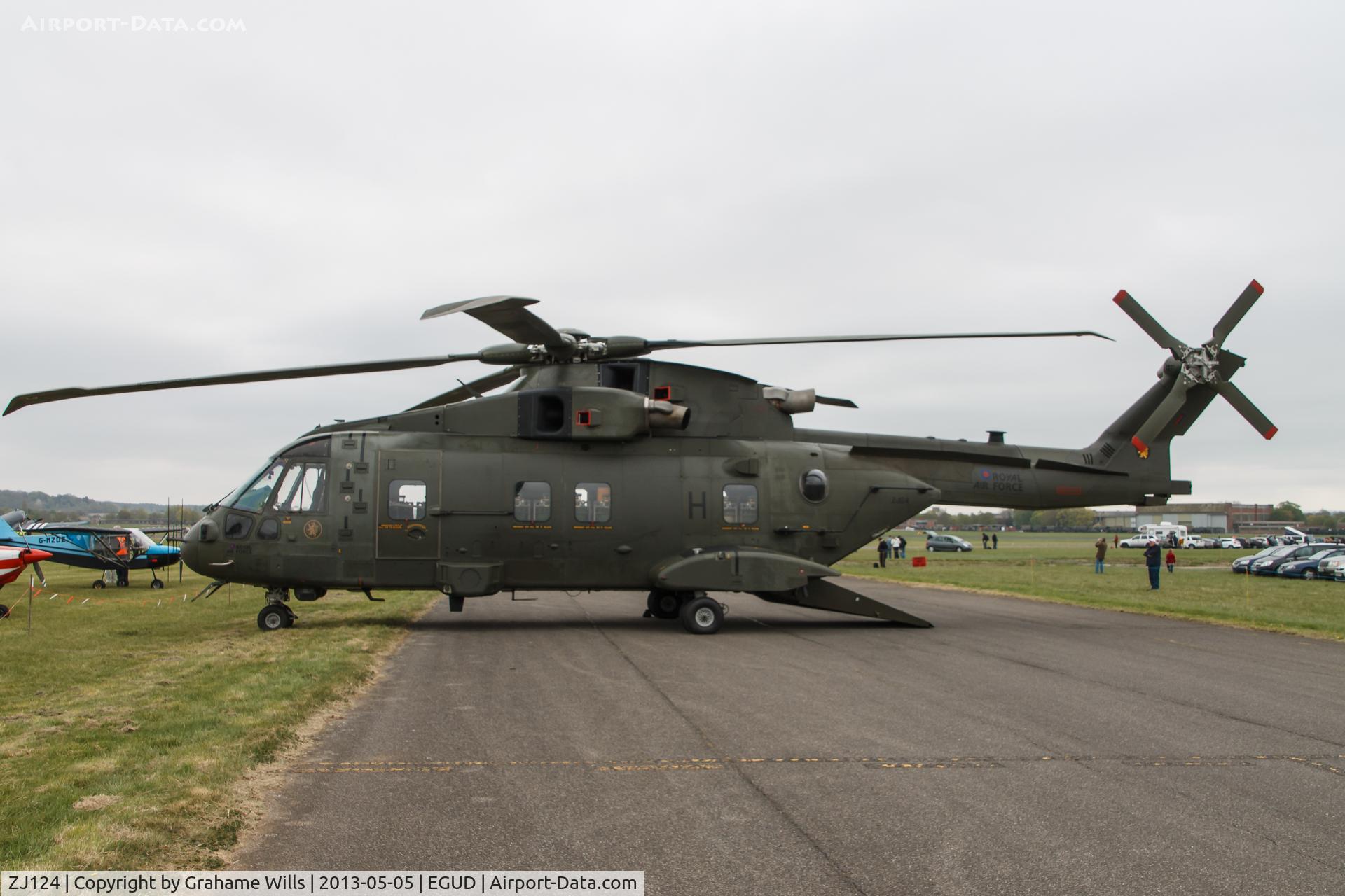 ZJ124, Westland Merlin HC.3 C/N 50133/RAF08, Westland Merlin HC3 ZJ124/H 28/78 Sqd RAF, Abingdon 5/5/13