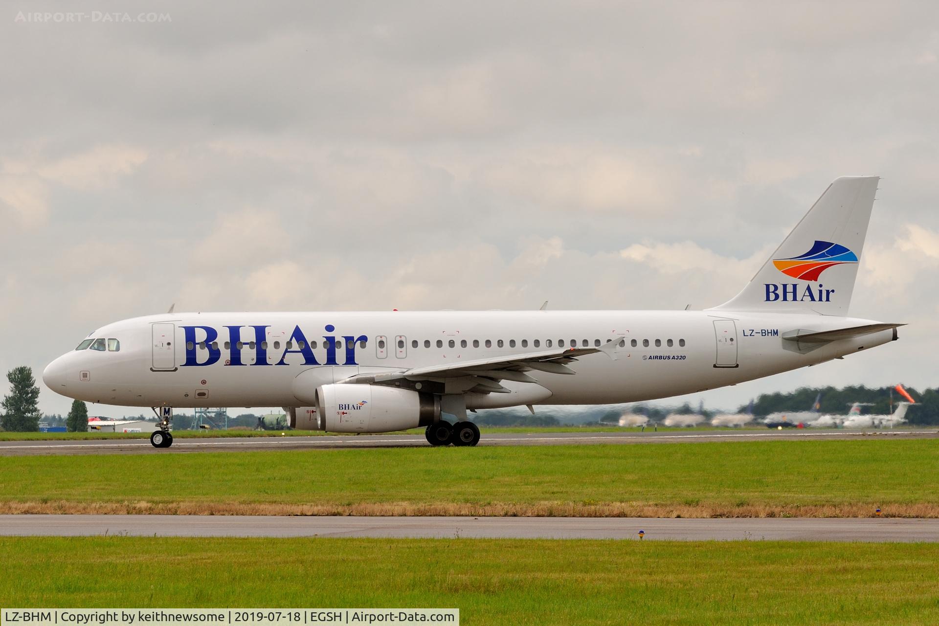 LZ-BHM, 2005 Airbus A320-232 C/N 2457, Arriving at Norwich with some colour.