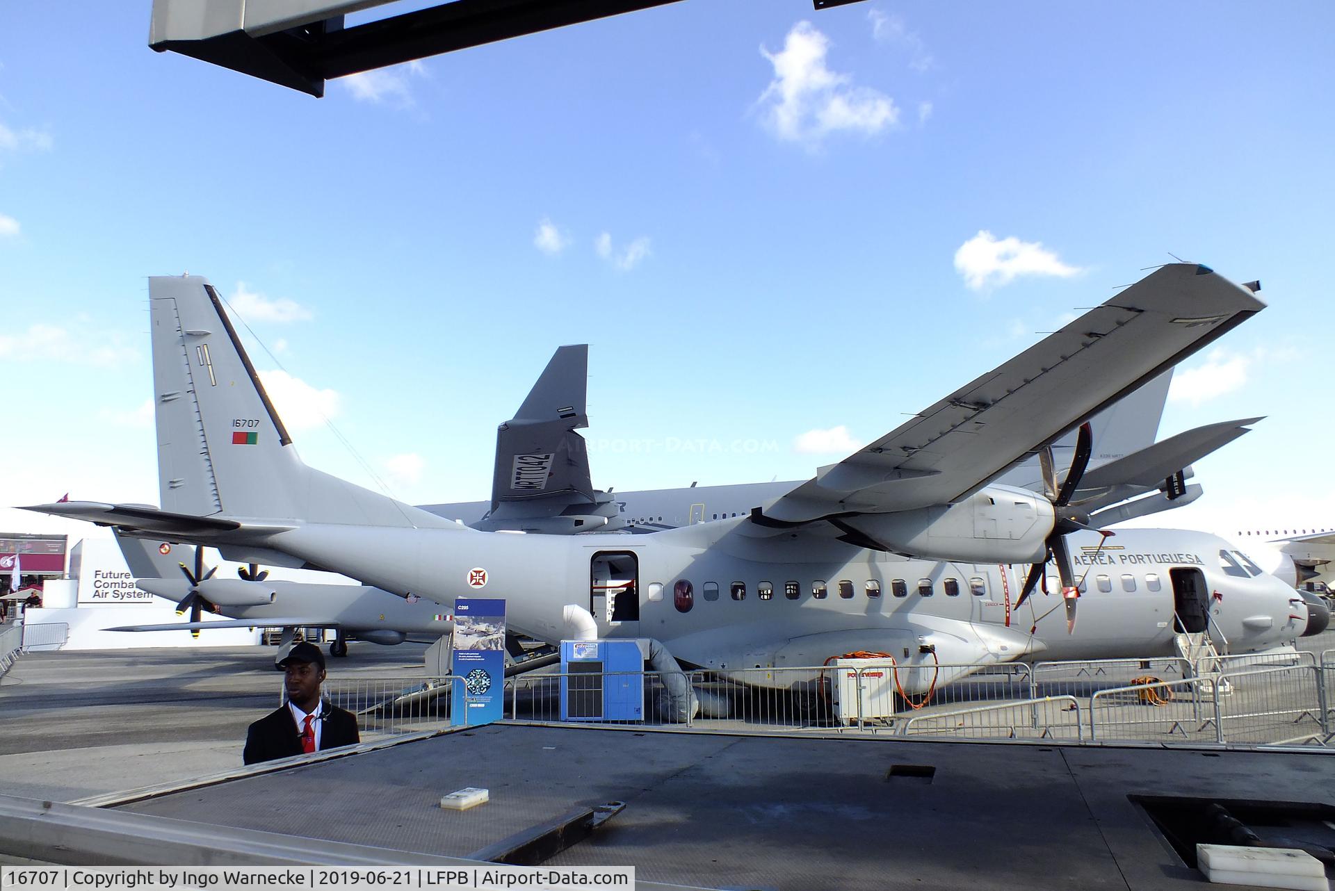 16707, CASA C-295M C/N 061, CASA C.295M of the Forca Aerea Portuguesa (Portugese AF) at the Aerosalon 2019, Paris