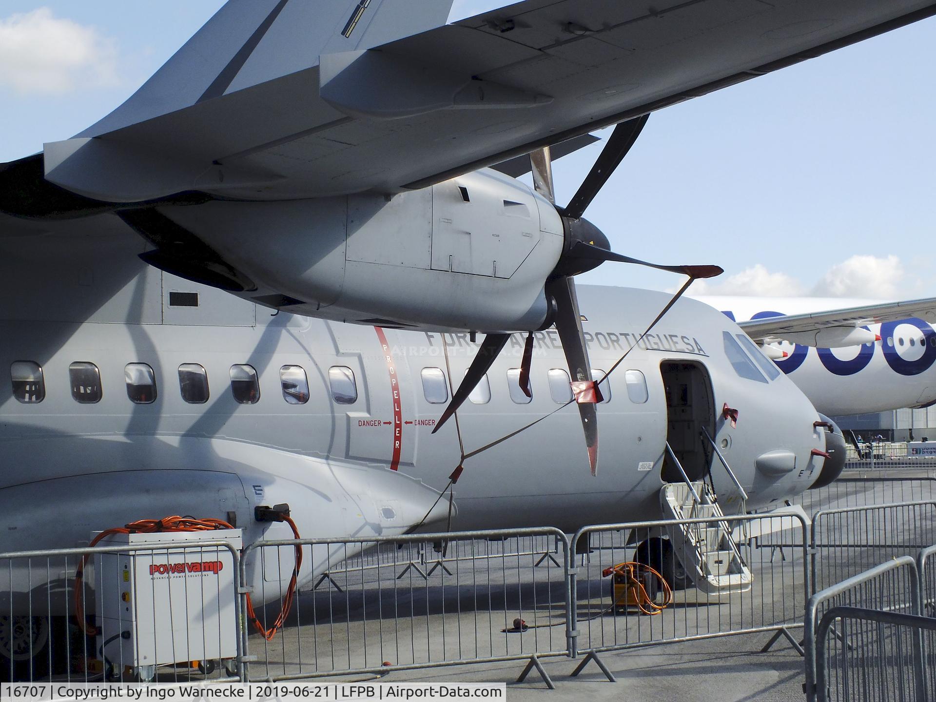 16707, CASA C-295M C/N 061, CASA C.295M of the Forca Aerea Portuguesa (Portugese AF) at the Aerosalon 2019, Paris