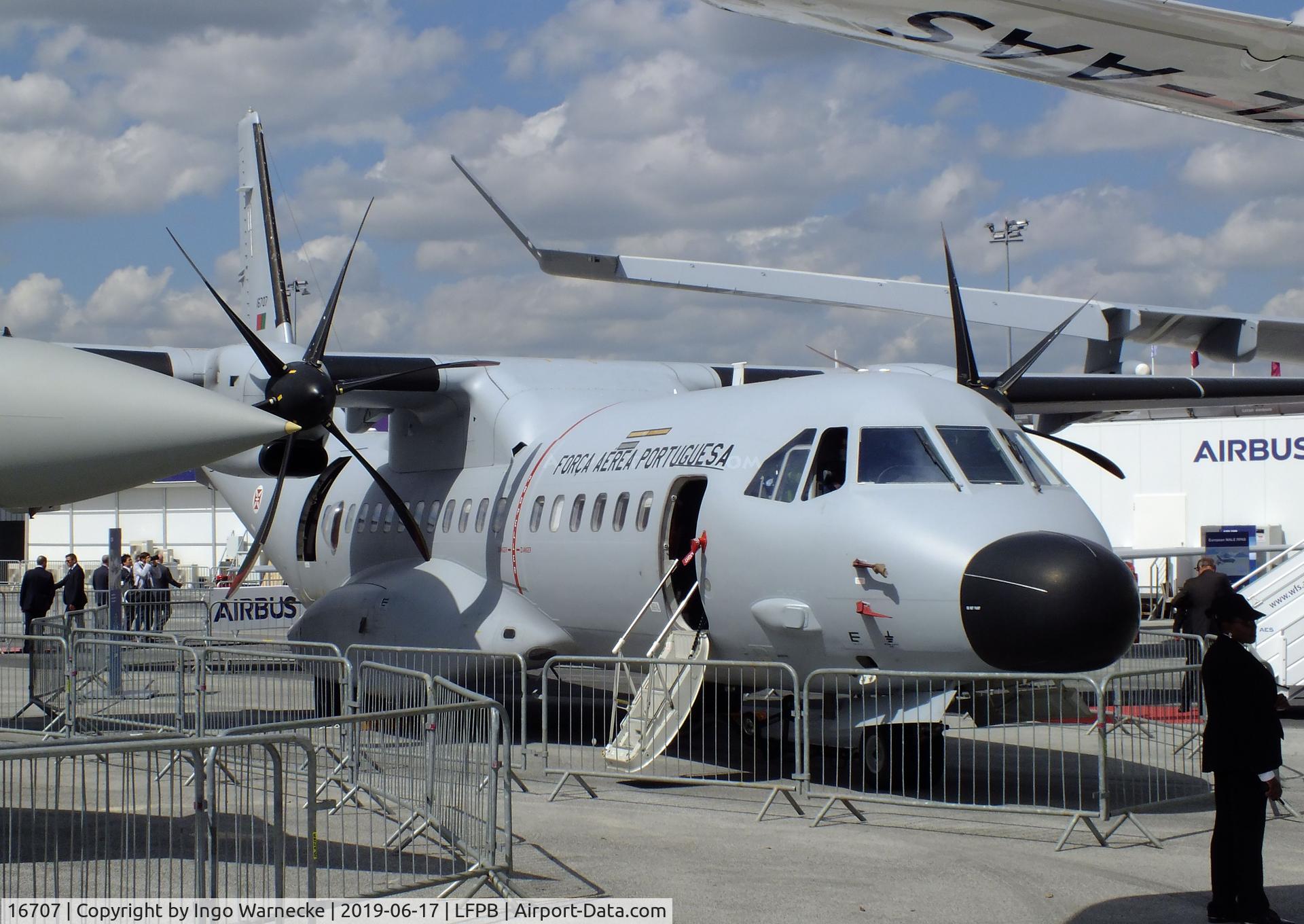 16707, CASA C-295M C/N 061, CASA C.295M of the Forca Aerea Portuguesa (Portugese AF) at the Aerosalon 2019, Paris