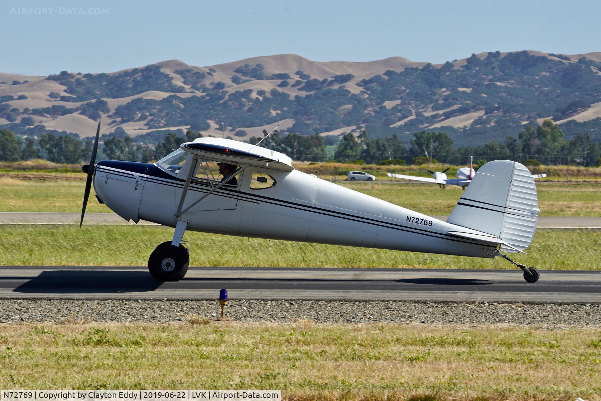 N72769, 1946 Cessna 140 C/N 9952, Livermore Airport California 2019.