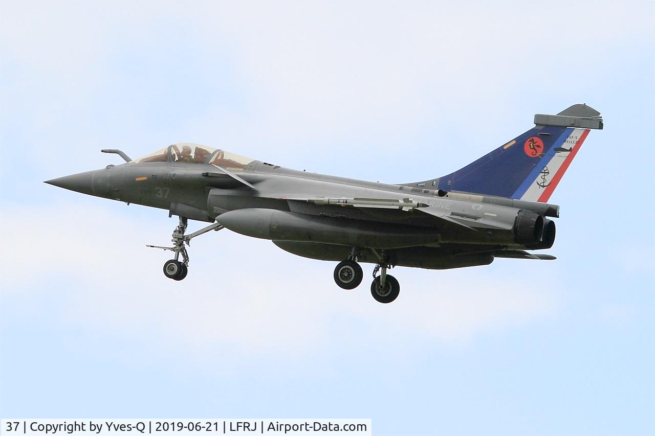 37, 2012 Dassault Rafale M C/N 37, Dassault Rafale M,  On final rwy 26, Landivisiau naval air base (LFRJ)